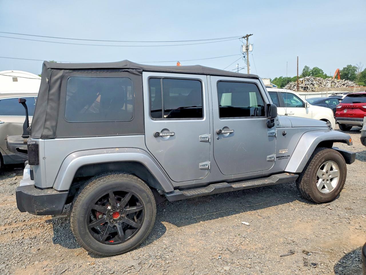 2013 Jeep Wrangler Unlimited Sahara Gray vin: 1C4HJWEGXDL600196
