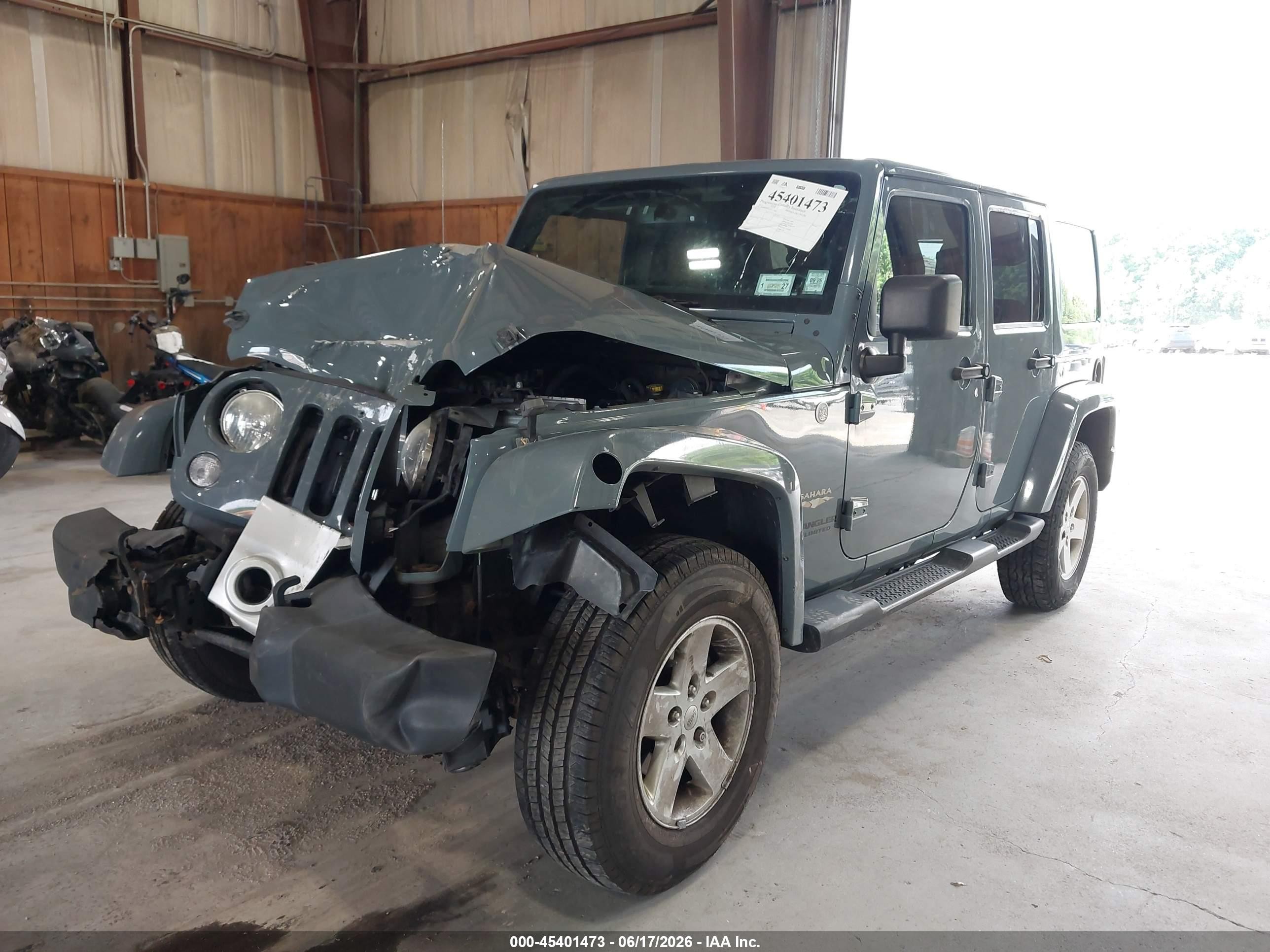 2014 Jeep Wrangler Unlimited Sahara Gray vin: 1C4HJWEGXEL110861
