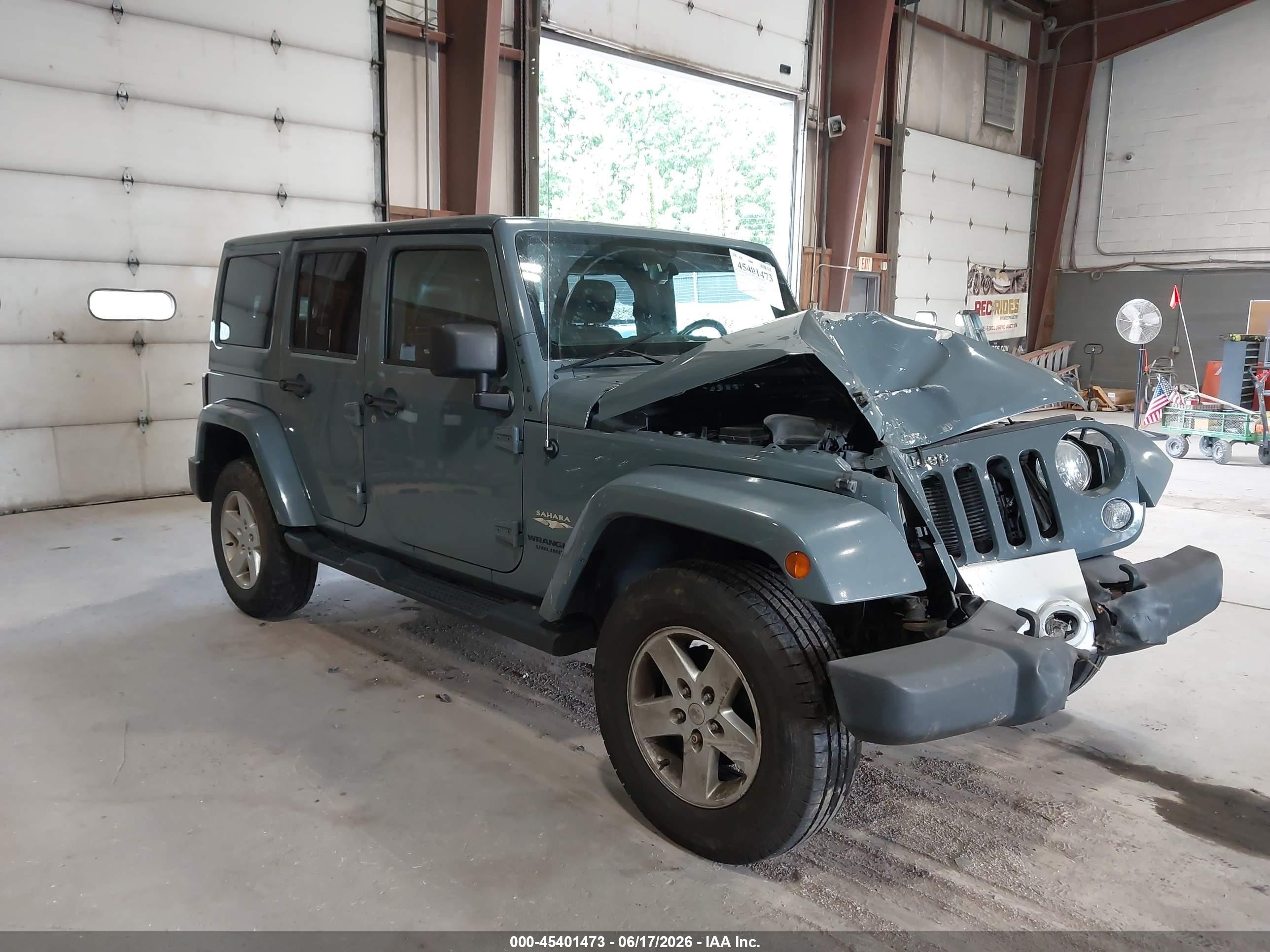 2014 Jeep Wrangler Unlimited Sahara Gray vin: 1C4HJWEGXEL110861