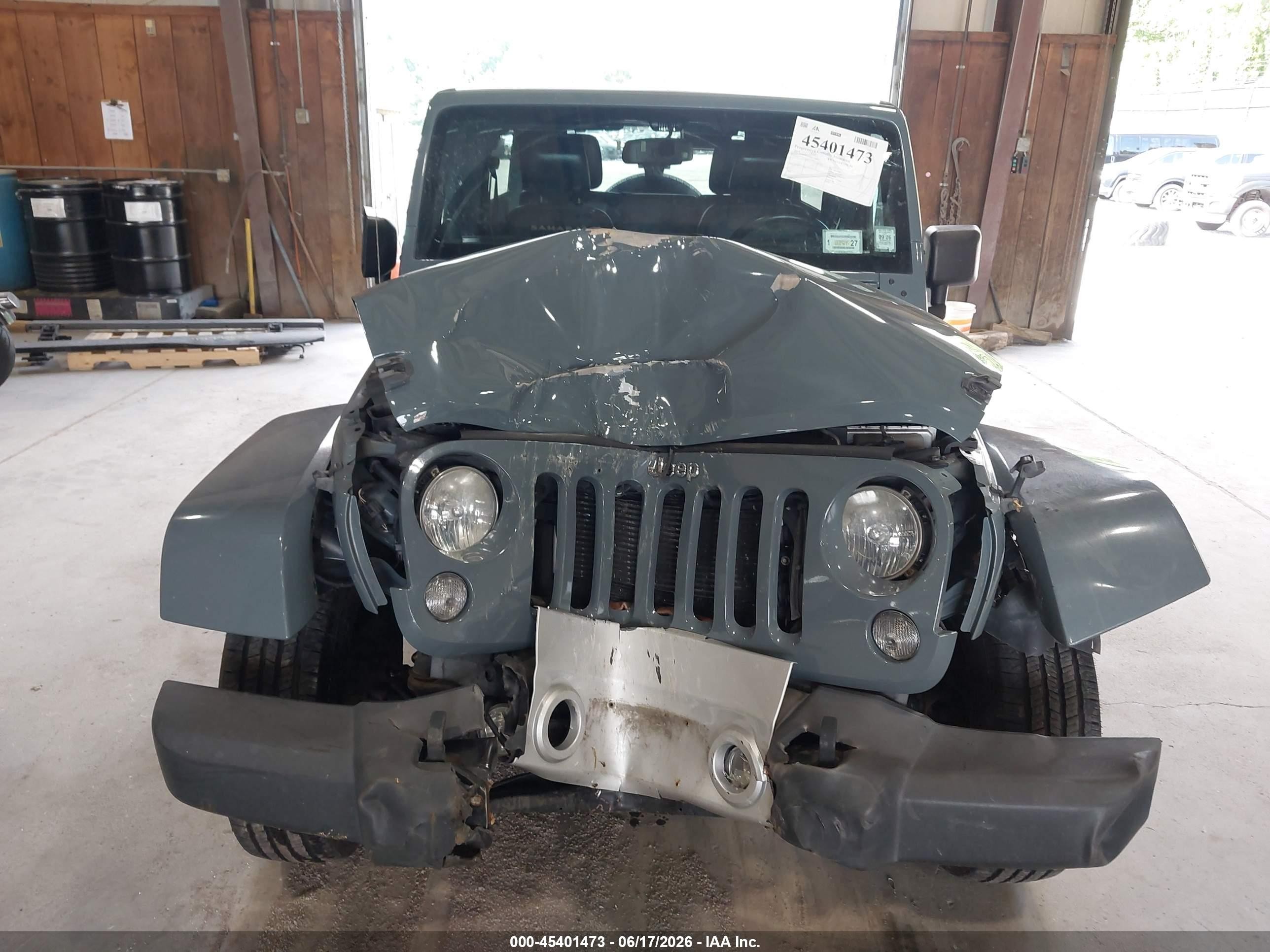 2014 Jeep Wrangler Unlimited Sahara Gray vin: 1C4HJWEGXEL110861