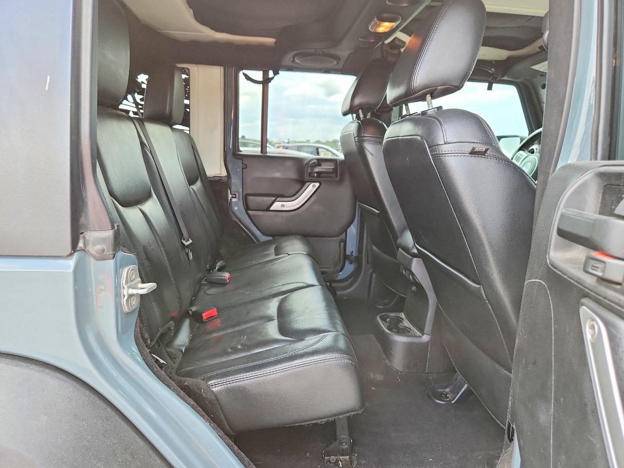 2013 Jeep Wrangler Unlimited Rubicon Gray vin: 1C4HJWFG0DL646988