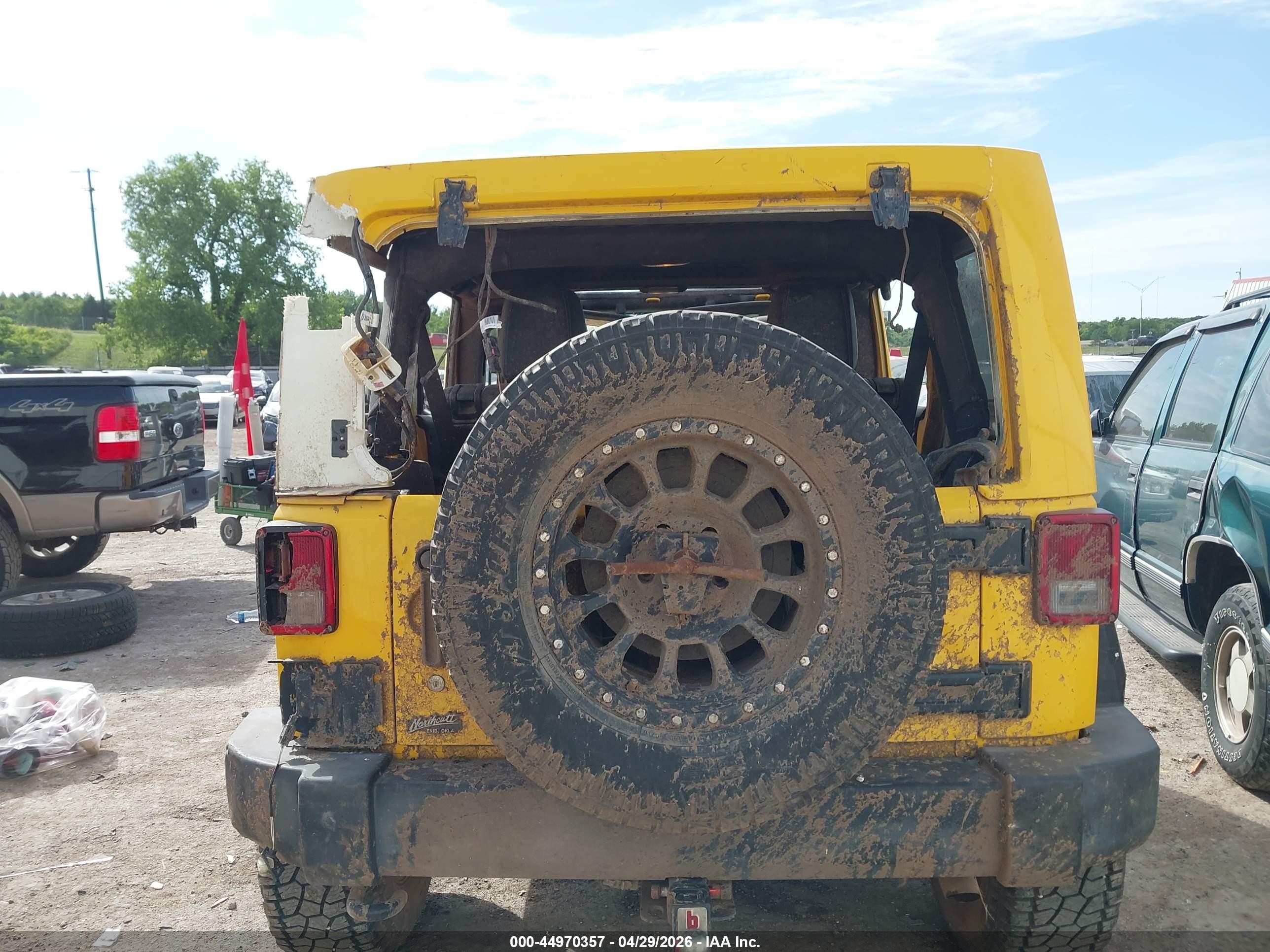 2015 Jeep Wrangler Unlimited Rubicon Yellow vin: 1C4HJWFG1FL667058