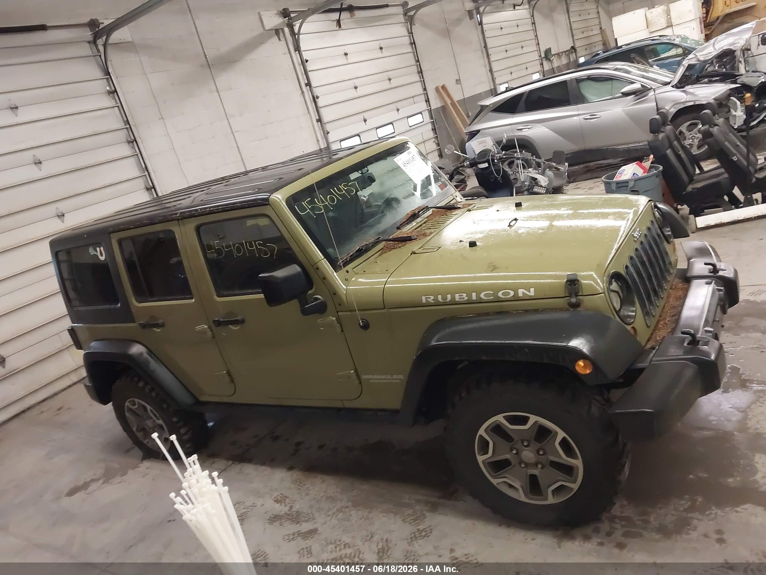 2013 Jeep Wrangler Unlimited Rubicon Зеленый vin: 1C4HJWFG2DL554362