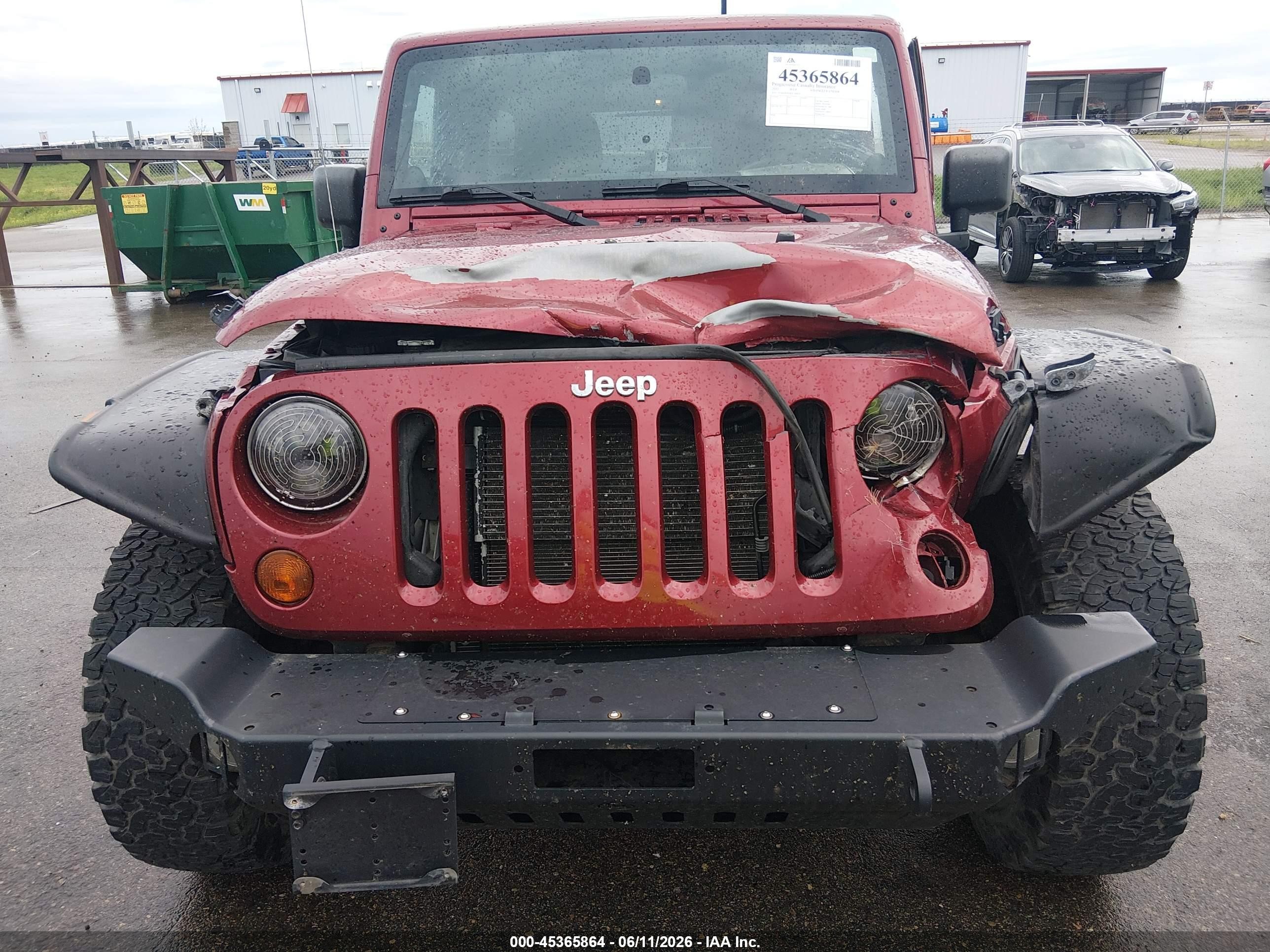 2012 Jeep Wrangler Unlimited Rubicon Burgundy vin: 1C4HJWFG4CL106851