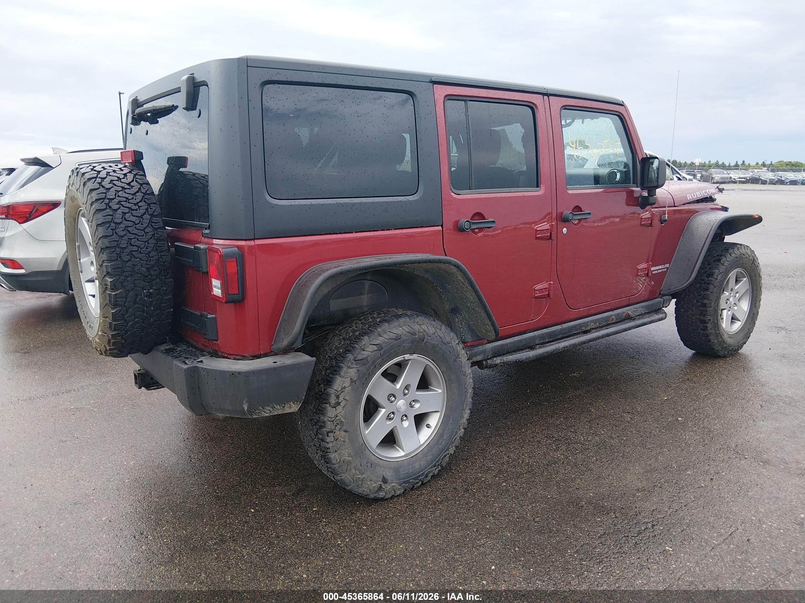 2012 Jeep Wrangler Unlimited Rubicon Burgundy vin: 1C4HJWFG4CL106851