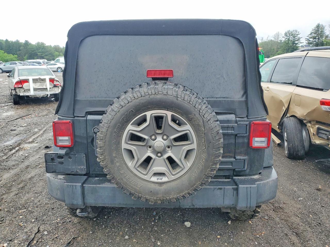 2014 Jeep Wrangler Unlimited Rubicon Black vin: 1C4HJWFG4EL322976