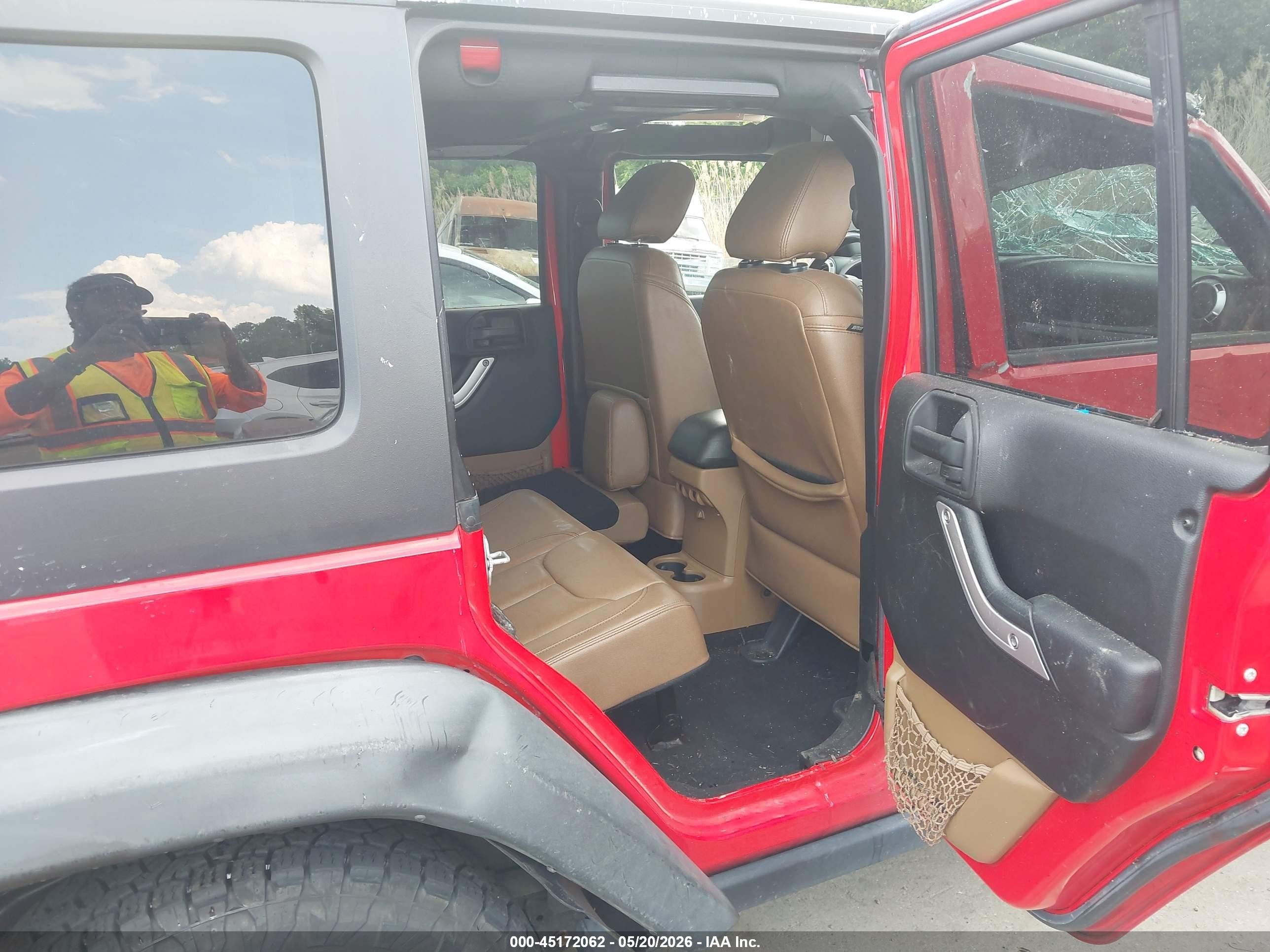 2015 Jeep Wrangler Unlimited Rubicon Red vin: 1C4HJWFG4FL757580