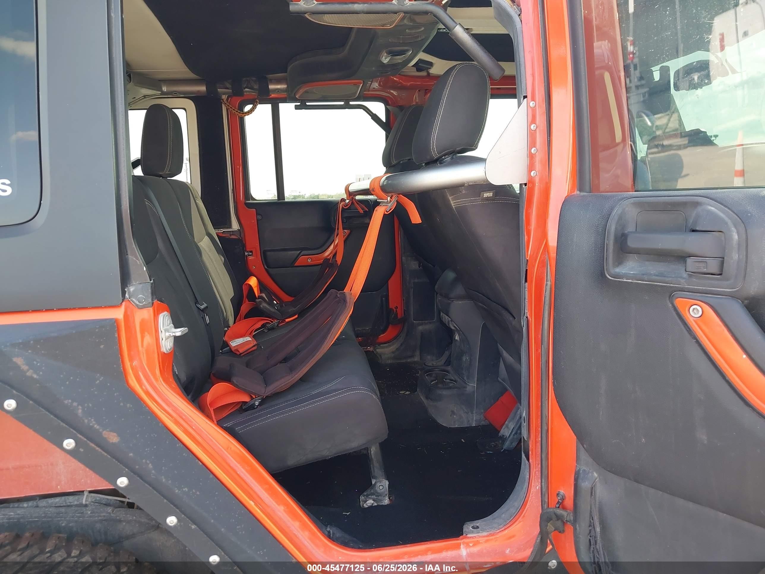 2015 Jeep Wrangler Unlimited Rubicon Orange vin: 1C4HJWFG5FL734535