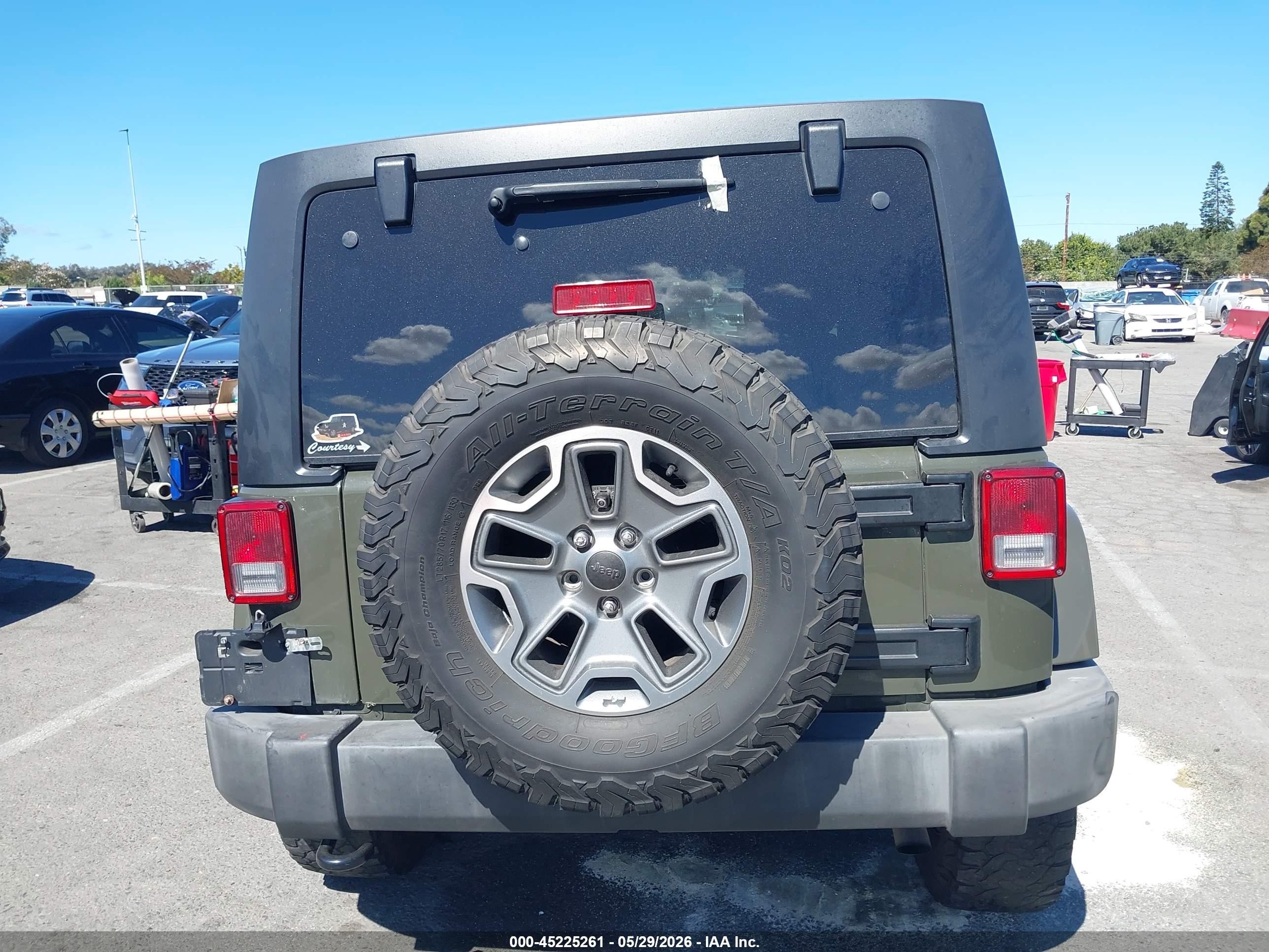2015 Jeep Wrangler Unlimited Rubicon Green vin: 1C4HJWFG6FL570759