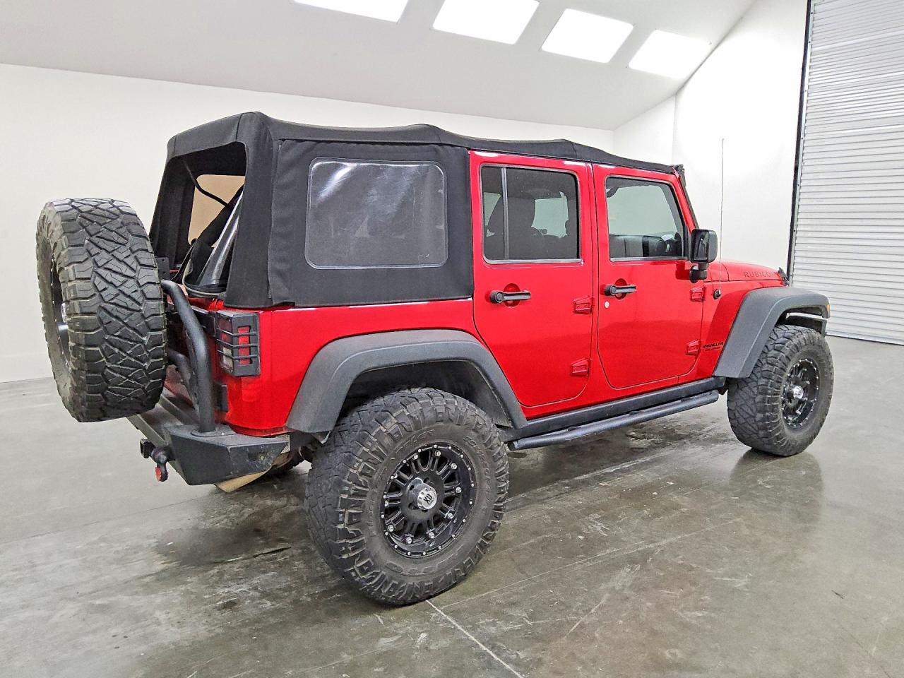 2014 Jeep Wrangler Unlimited Rubicon Red vin: 1C4HJWFG8EL118357