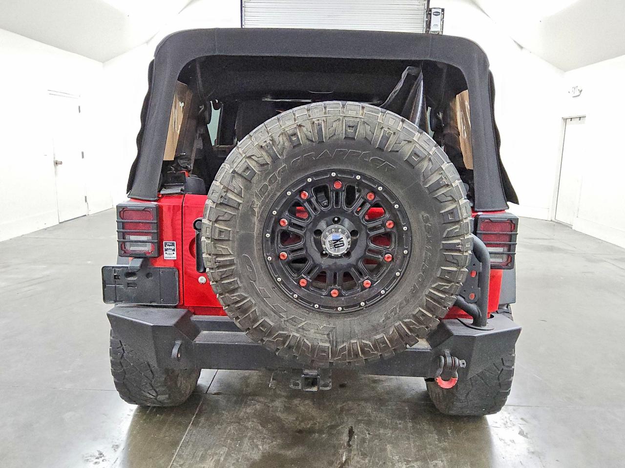 2014 Jeep Wrangler Unlimited Rubicon Red vin: 1C4HJWFG8EL118357
