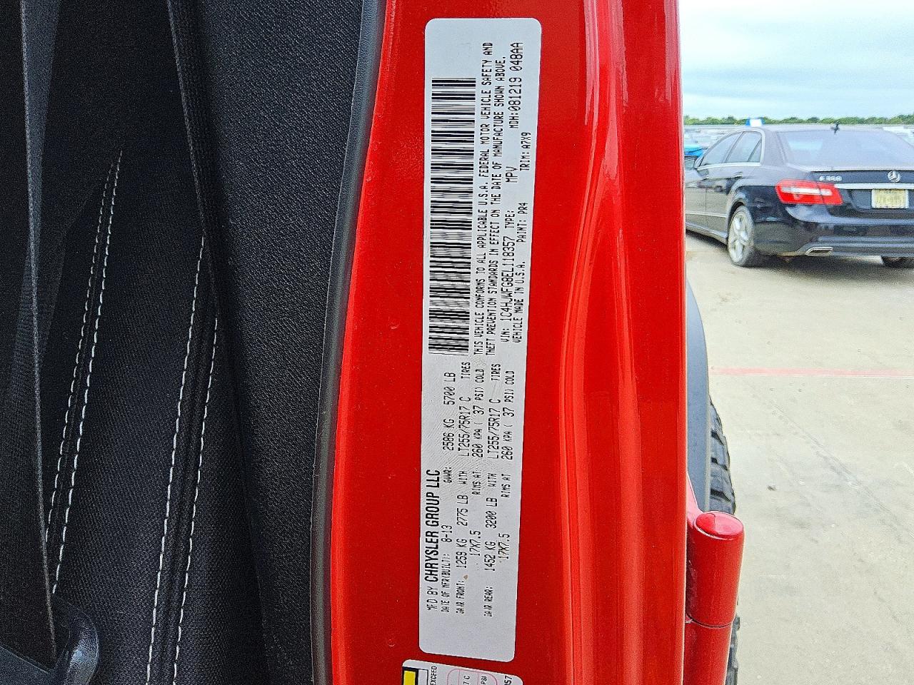 2014 Jeep Wrangler Unlimited Rubicon Red vin: 1C4HJWFG8EL118357