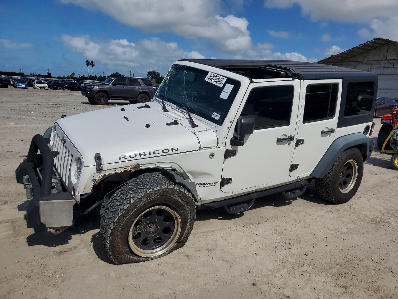 2013 Jeep Wrangler Unlimited Rubicon White vin: 1C4HJWFGXDL513266