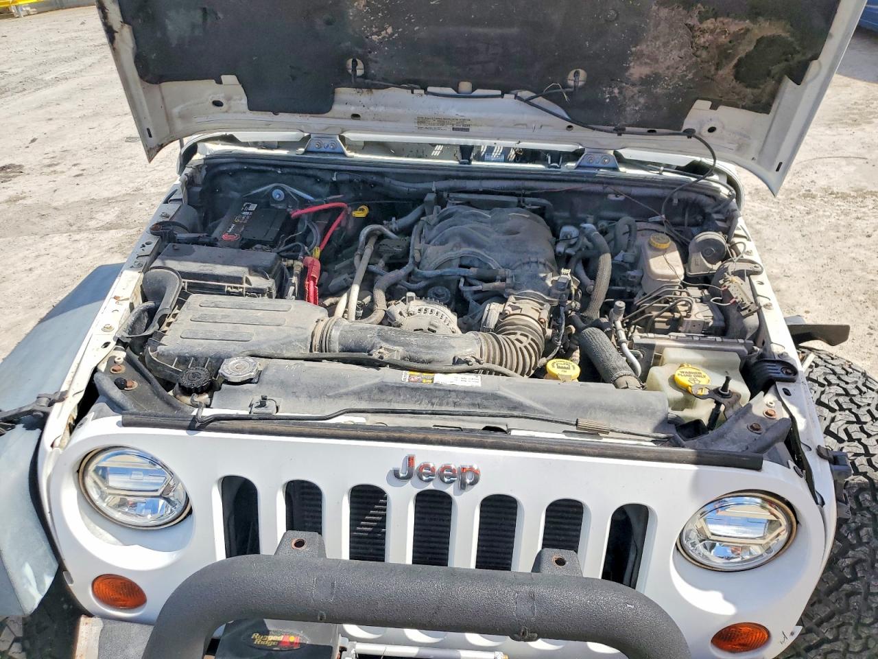 2013 Jeep Wrangler Unlimited Rubicon White vin: 1C4HJWFGXDL513266
