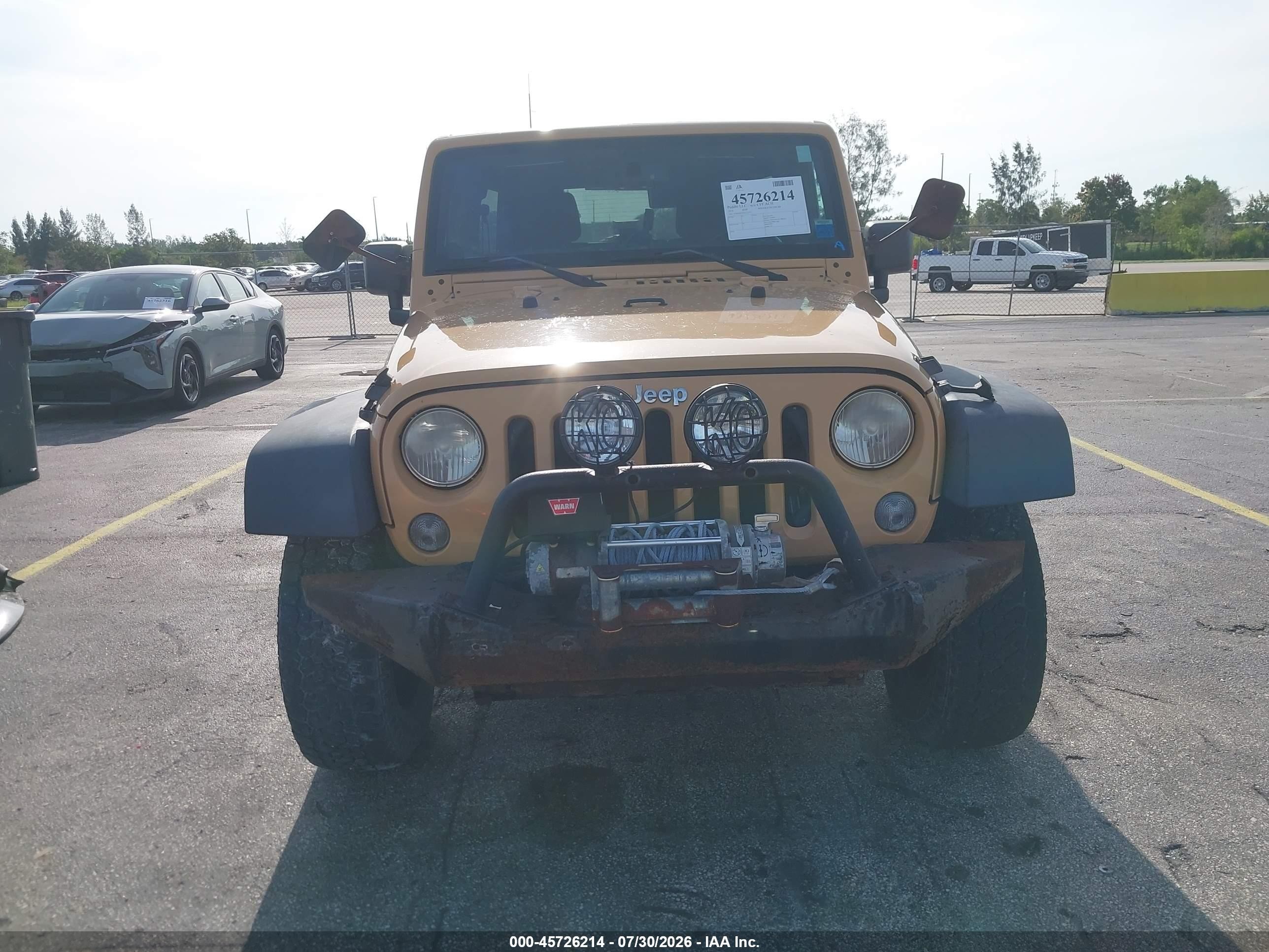 2014 Jeep Wrangler Unlimited Rubicon Cream vin: 1C4HJWFGXEL112155