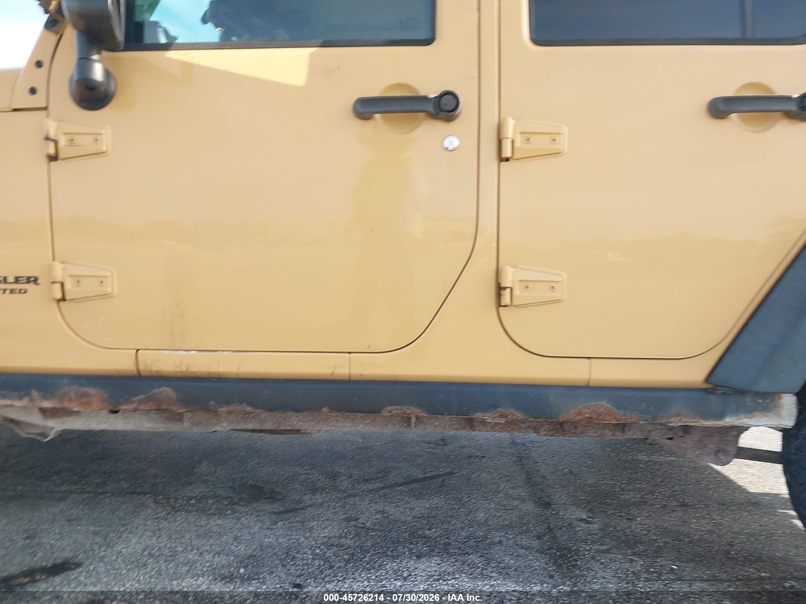 2014 Jeep Wrangler Unlimited Rubicon Cream vin: 1C4HJWFGXEL112155