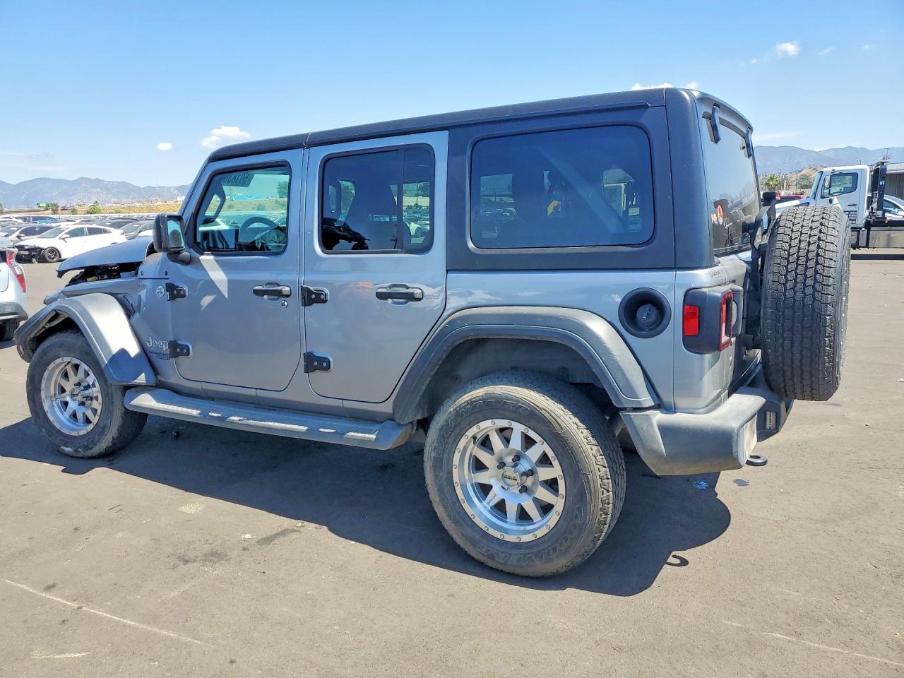 2019 Jeep Wrangler Unlimited Sport Серебряный vin: 1C4HJXDG2KW536450