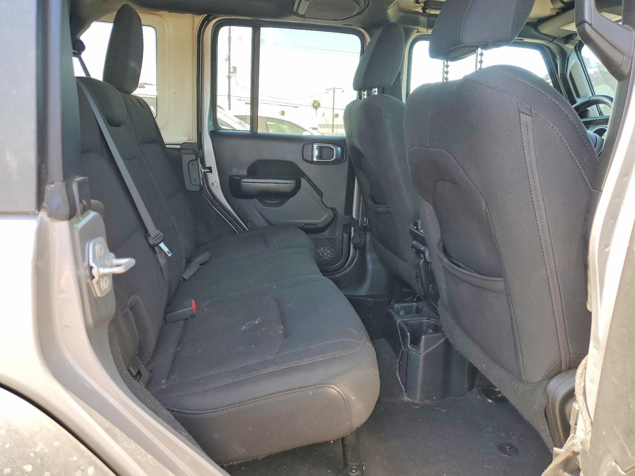 2019 Jeep Wrangler Unlimited Sport Серебряный vin: 1C4HJXDG2KW536450