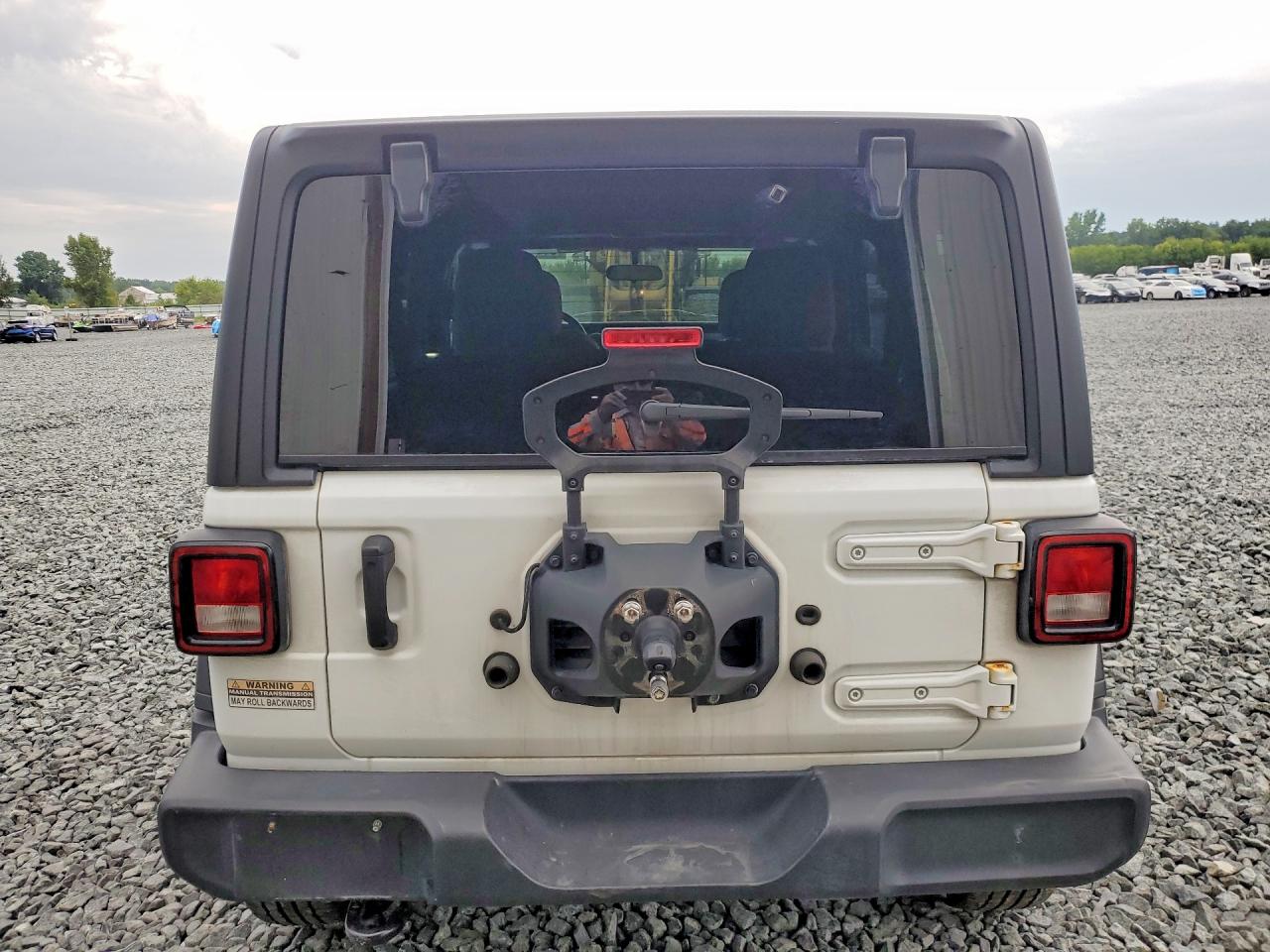 2021 Jeep Wrangler Unlimited Sport White vin: 1C4HJXDG3MW721397