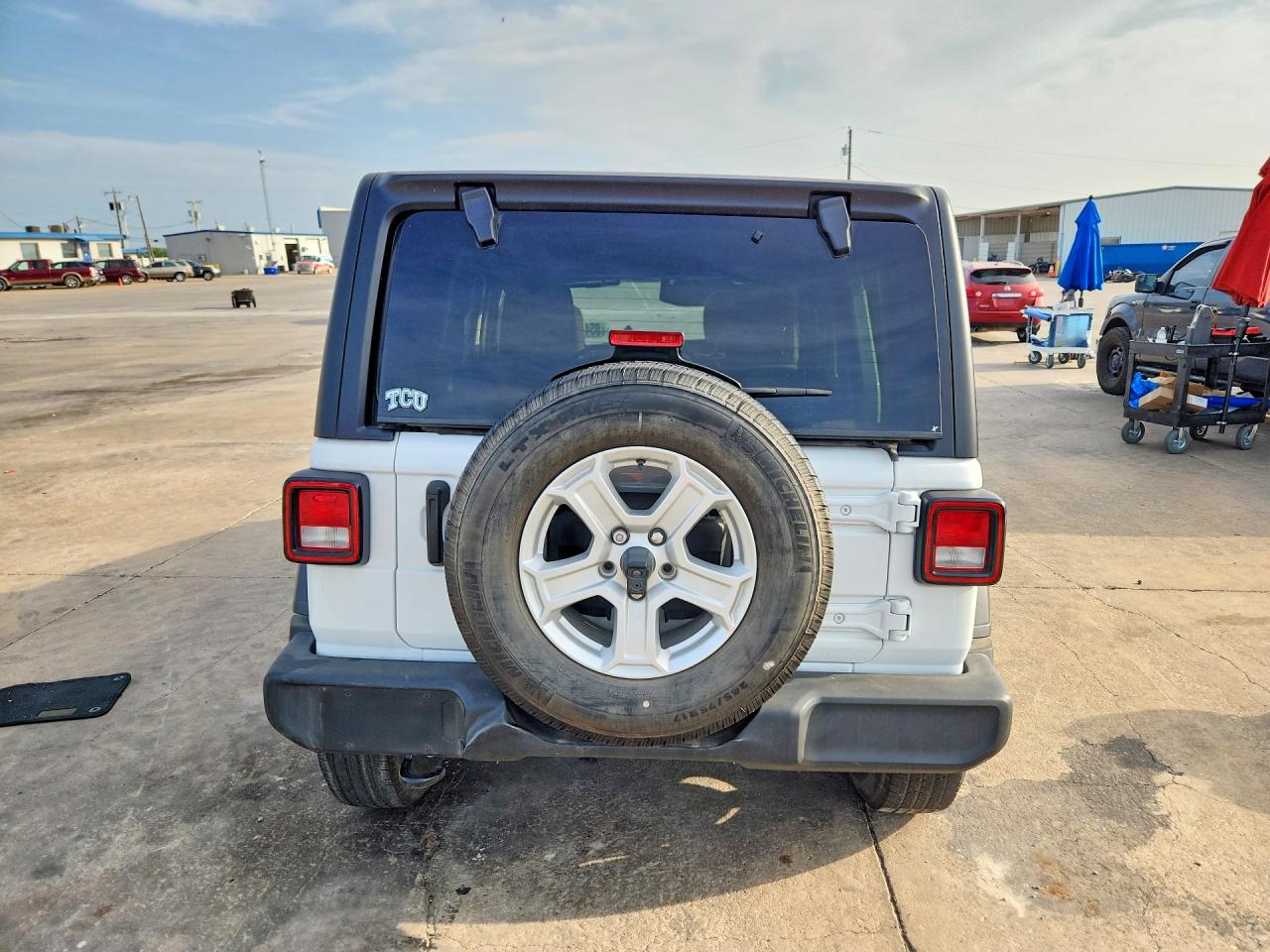 2022 Jeep Wrangler Unlimited Sport White vin: 1C4HJXDG3NW165206