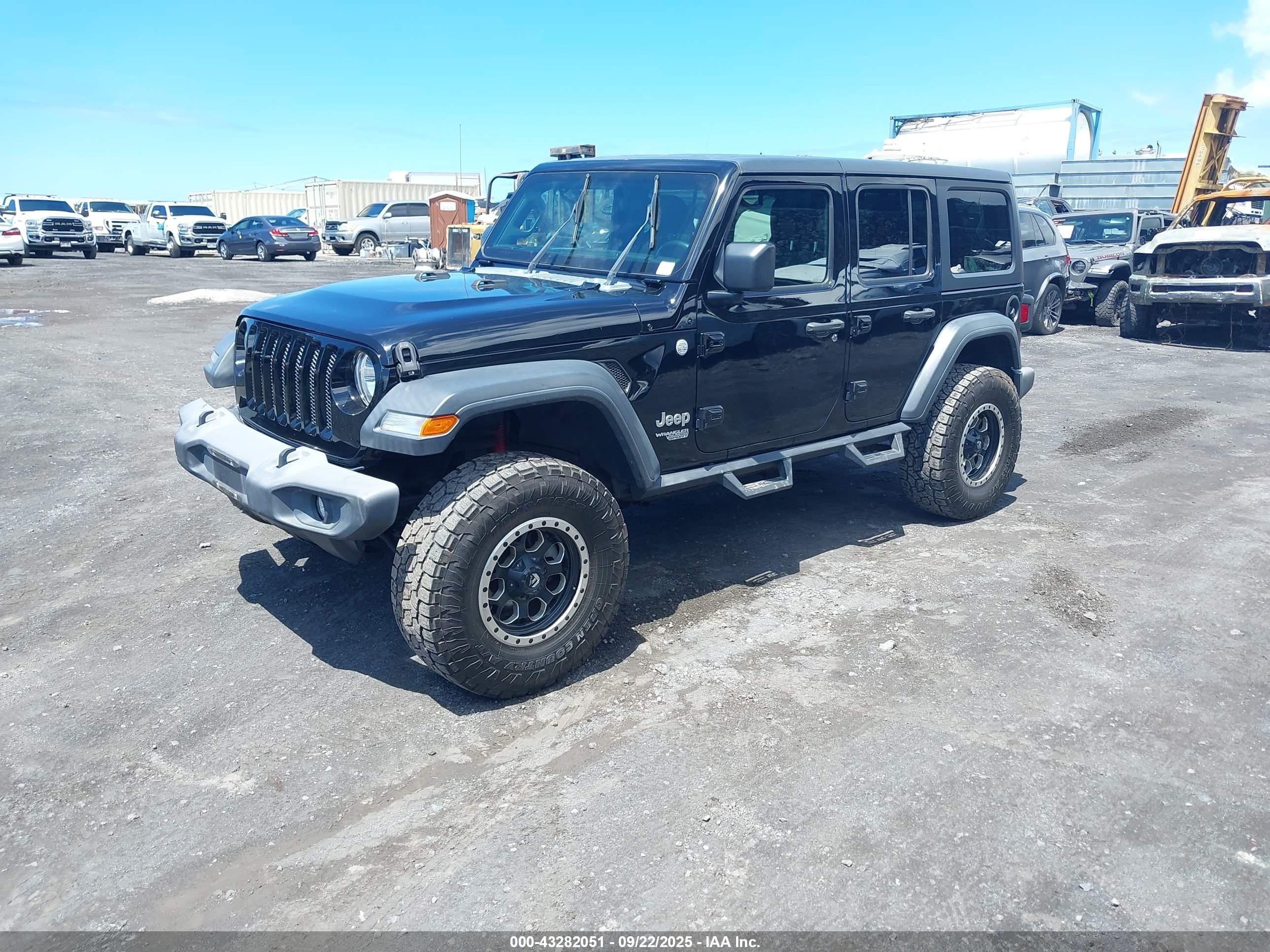 2018 Jeep Wrangler Unlimited Sport S 4x4 Черный vin: 1C4HJXDG7JW126824