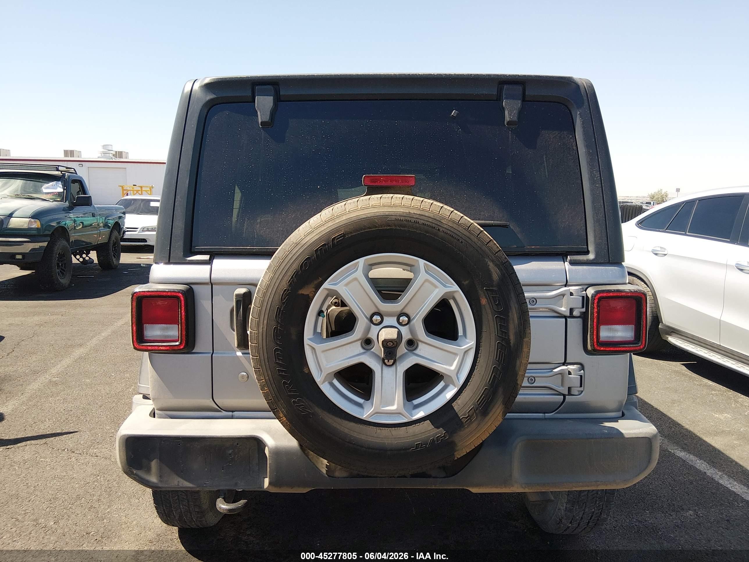 2018 Jeep Wrangler Unlimited Sport S 4x4 Silver vin: 1C4HJXDG8JW136603