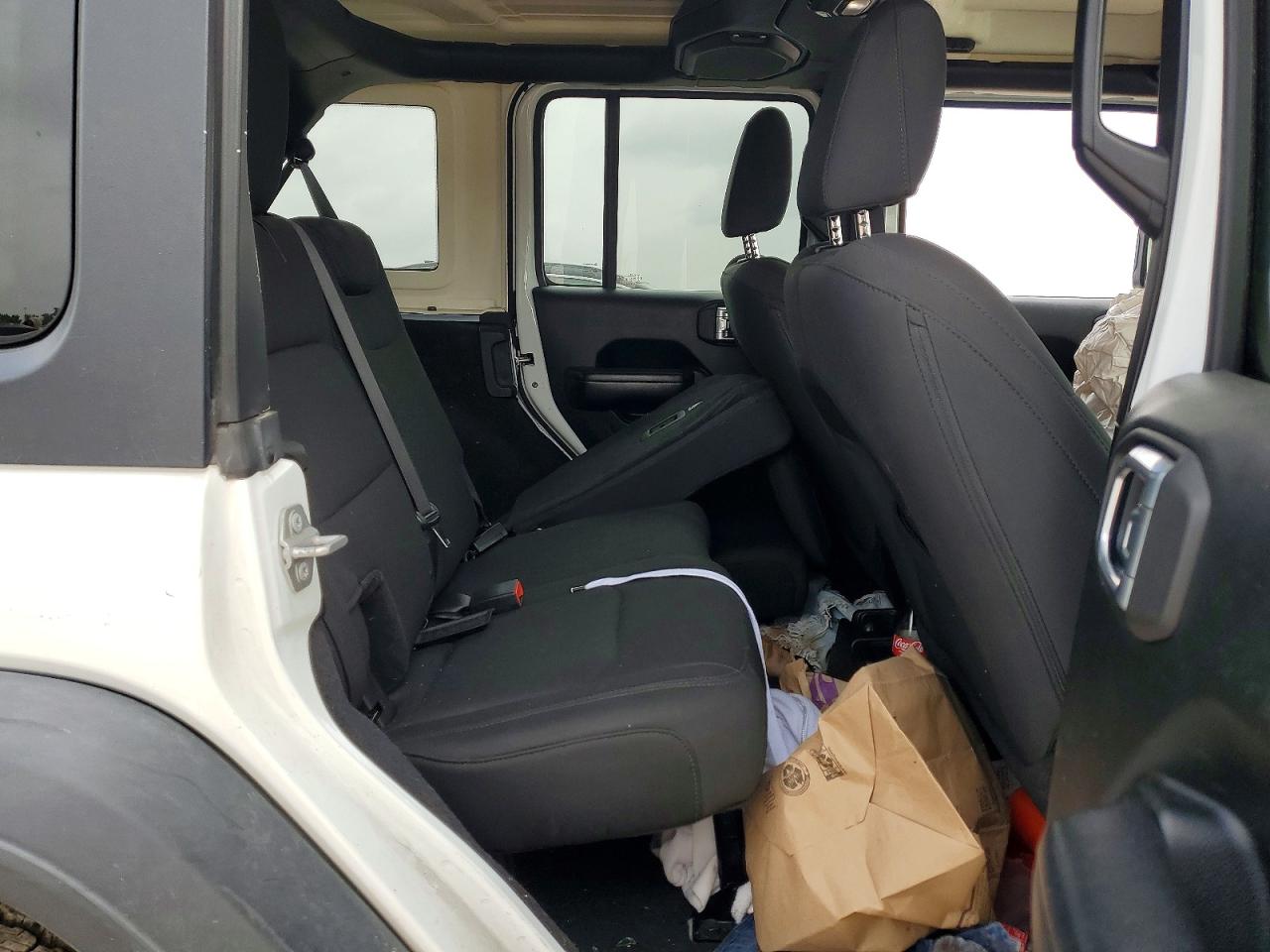 2018 Jeep Wrangler Unlimited Sport White vin: 1C4HJXDG8JW144863
