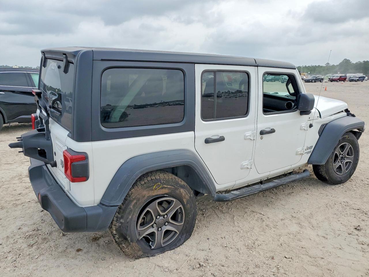 2018 Jeep Wrangler Unlimited Sport White vin: 1C4HJXDG8JW144863