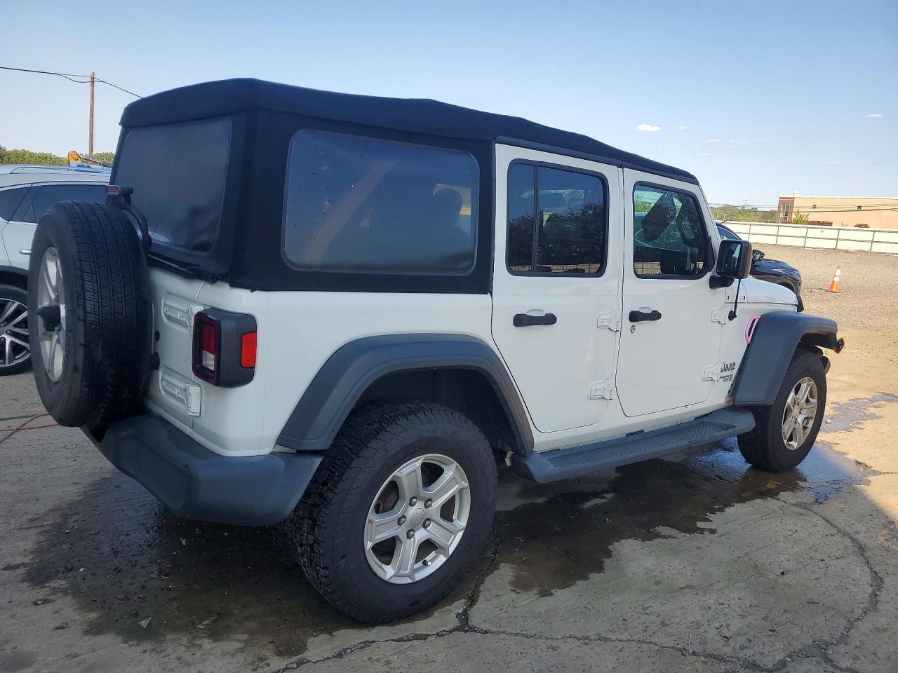2018 Jeep Wrangler Unlimited Sport White vin: 1C4HJXDG9JW167696