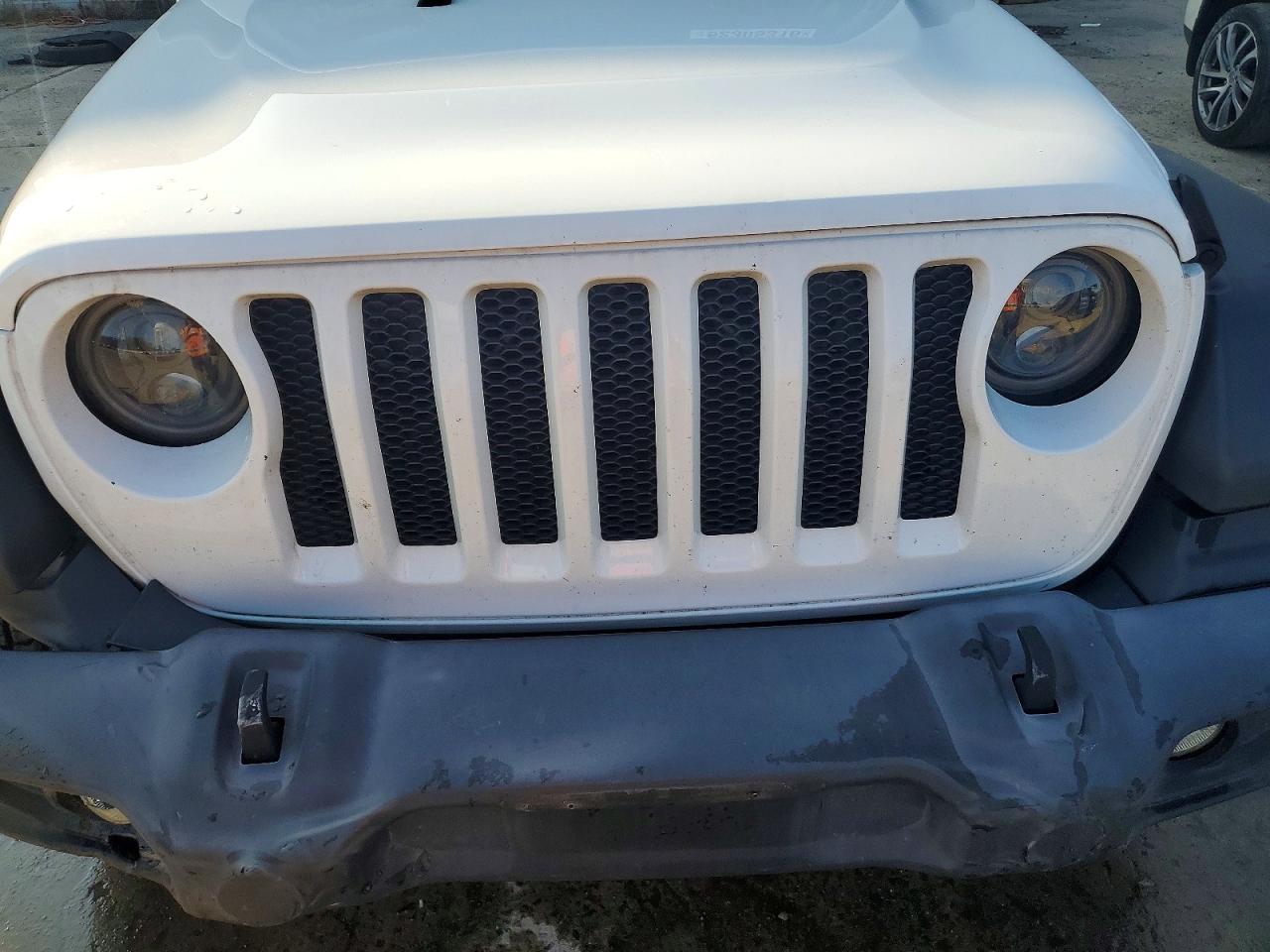 2018 Jeep Wrangler Unlimited Sport White vin: 1C4HJXDG9JW167696