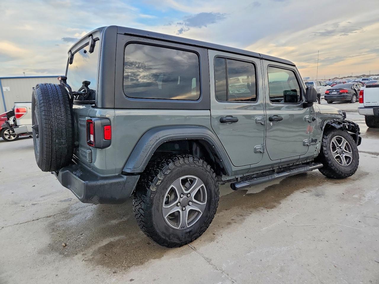 2022 Jeep Wrangler Unlimited Sport Gray vin: 1C4HJXDM7NW242813