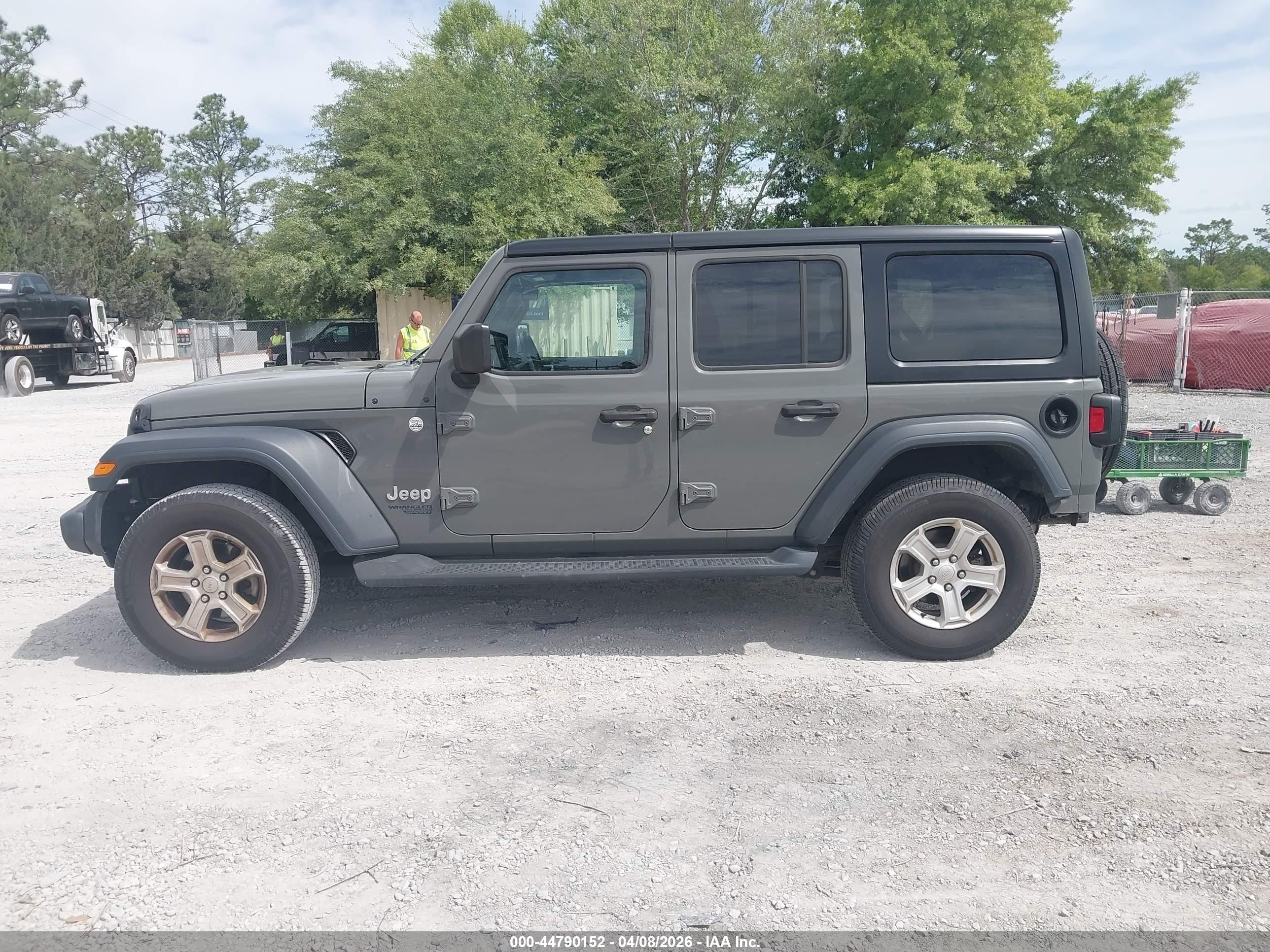 2018 Jeep Wrangler Unlimited Sport S 4x4 Серый vin: 1C4HJXDN6JW253353