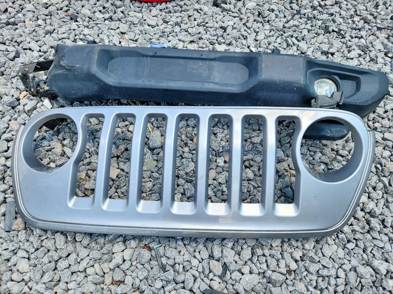 2021 Jeep Wrangler Unlimited Sport Silver vin: 1C4HJXDN7MW663549