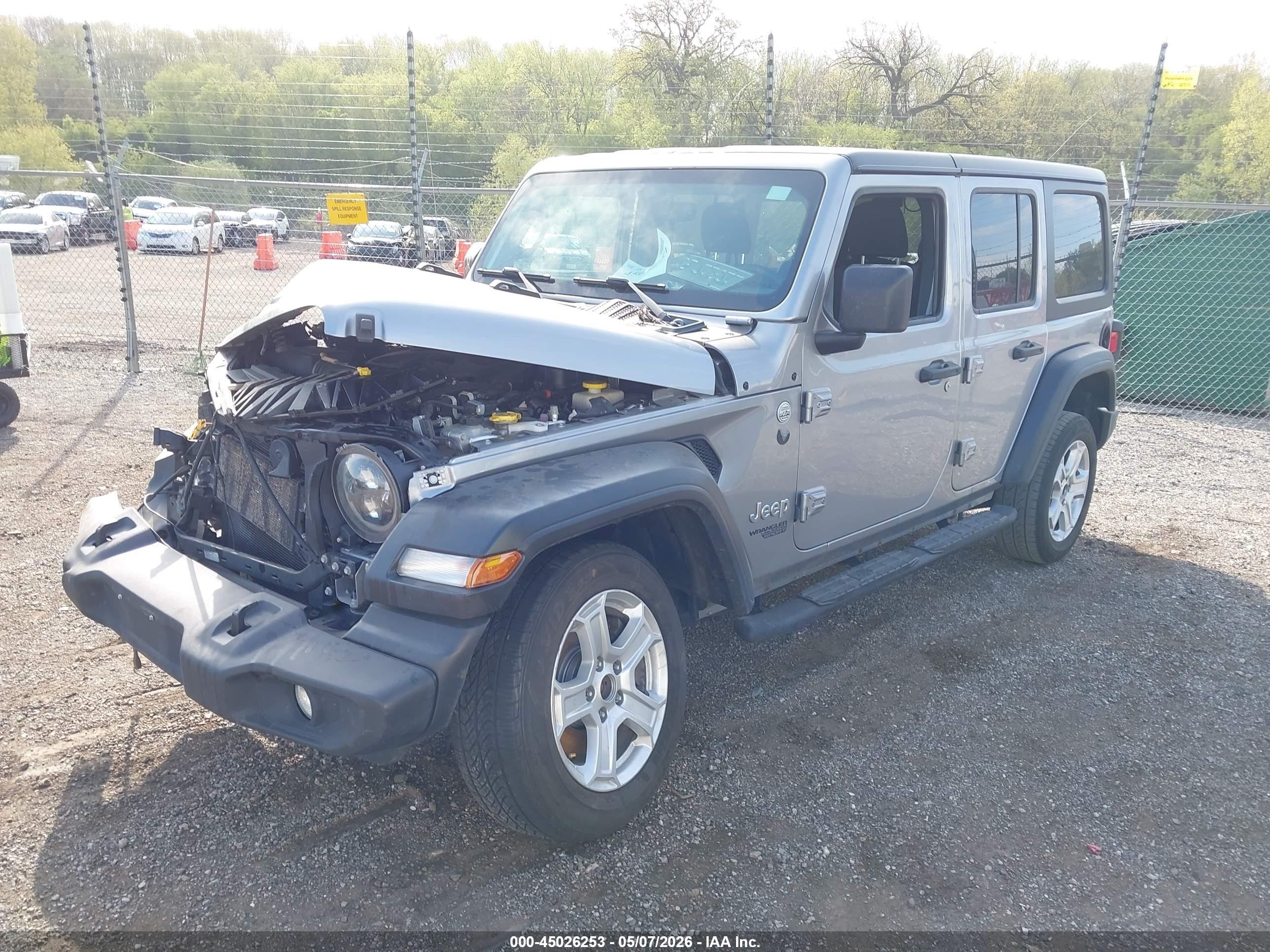 2019 Jeep Wrangler Unlimited Sport S 4x4 Silver vin: 1C4HJXDN8KW588972