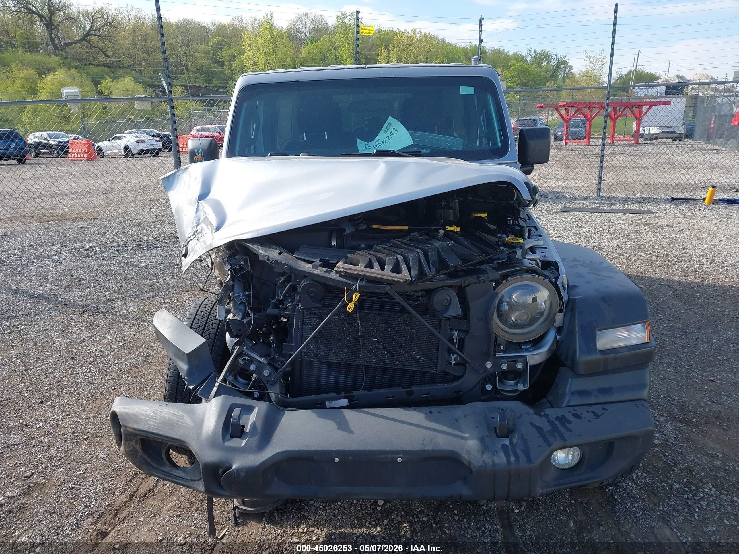 2019 Jeep Wrangler Unlimited Sport S 4x4 Silver vin: 1C4HJXDN8KW588972