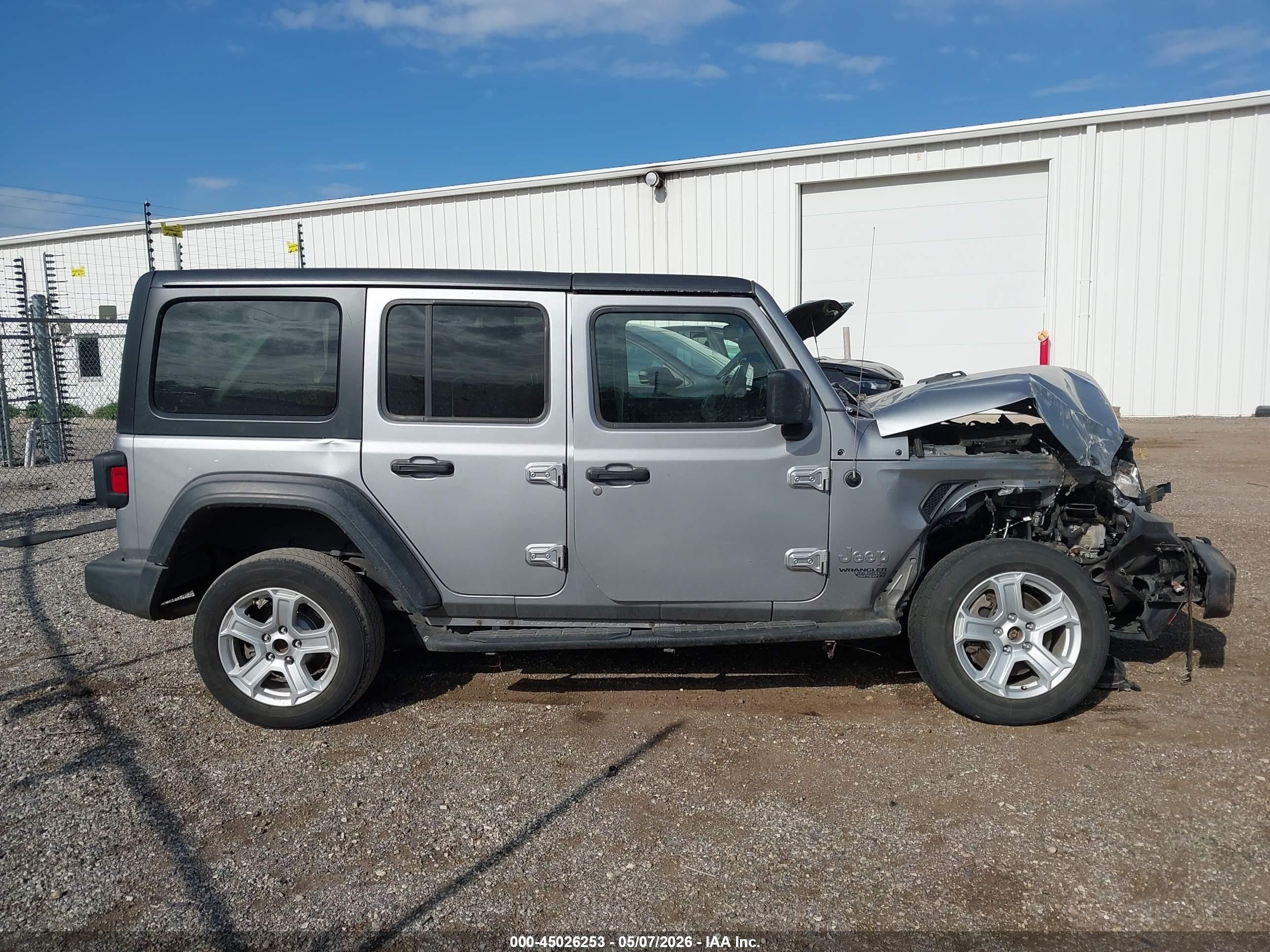 2019 Jeep Wrangler Unlimited Sport S 4x4 Silver vin: 1C4HJXDN8KW588972