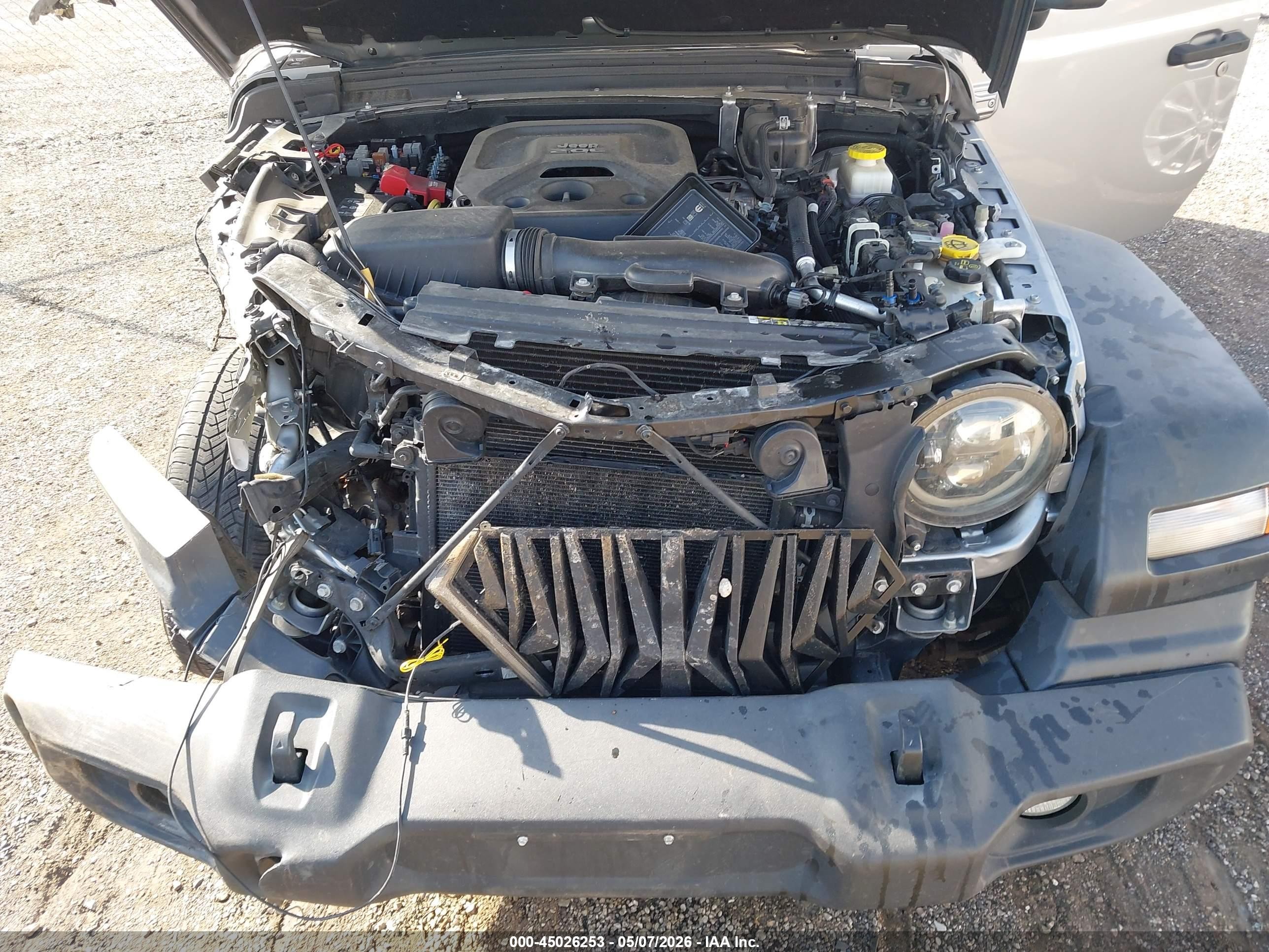 2019 Jeep Wrangler Unlimited Sport S 4x4 Silver vin: 1C4HJXDN8KW588972