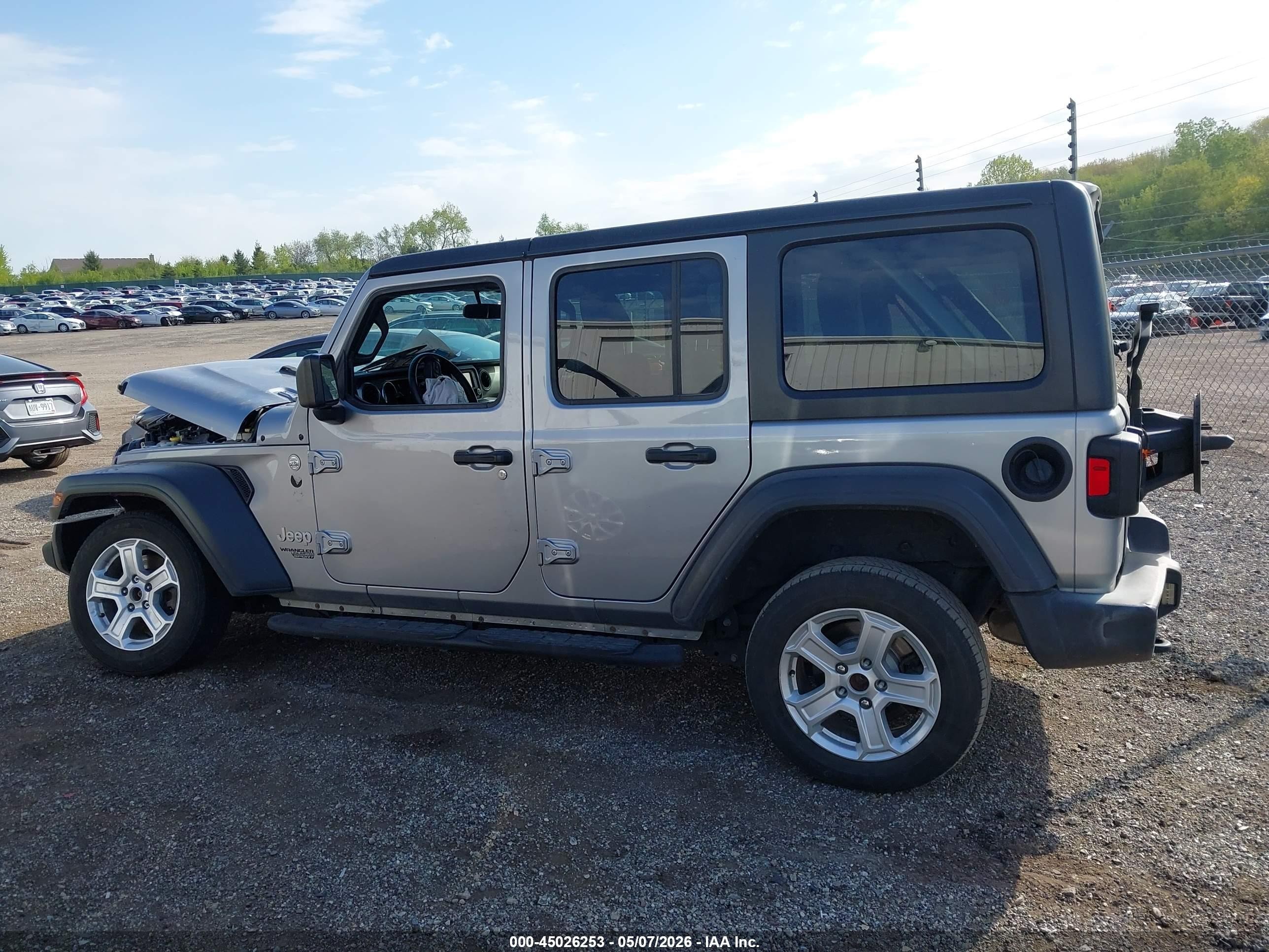 2019 Jeep Wrangler Unlimited Sport S 4x4 Silver vin: 1C4HJXDN8KW588972