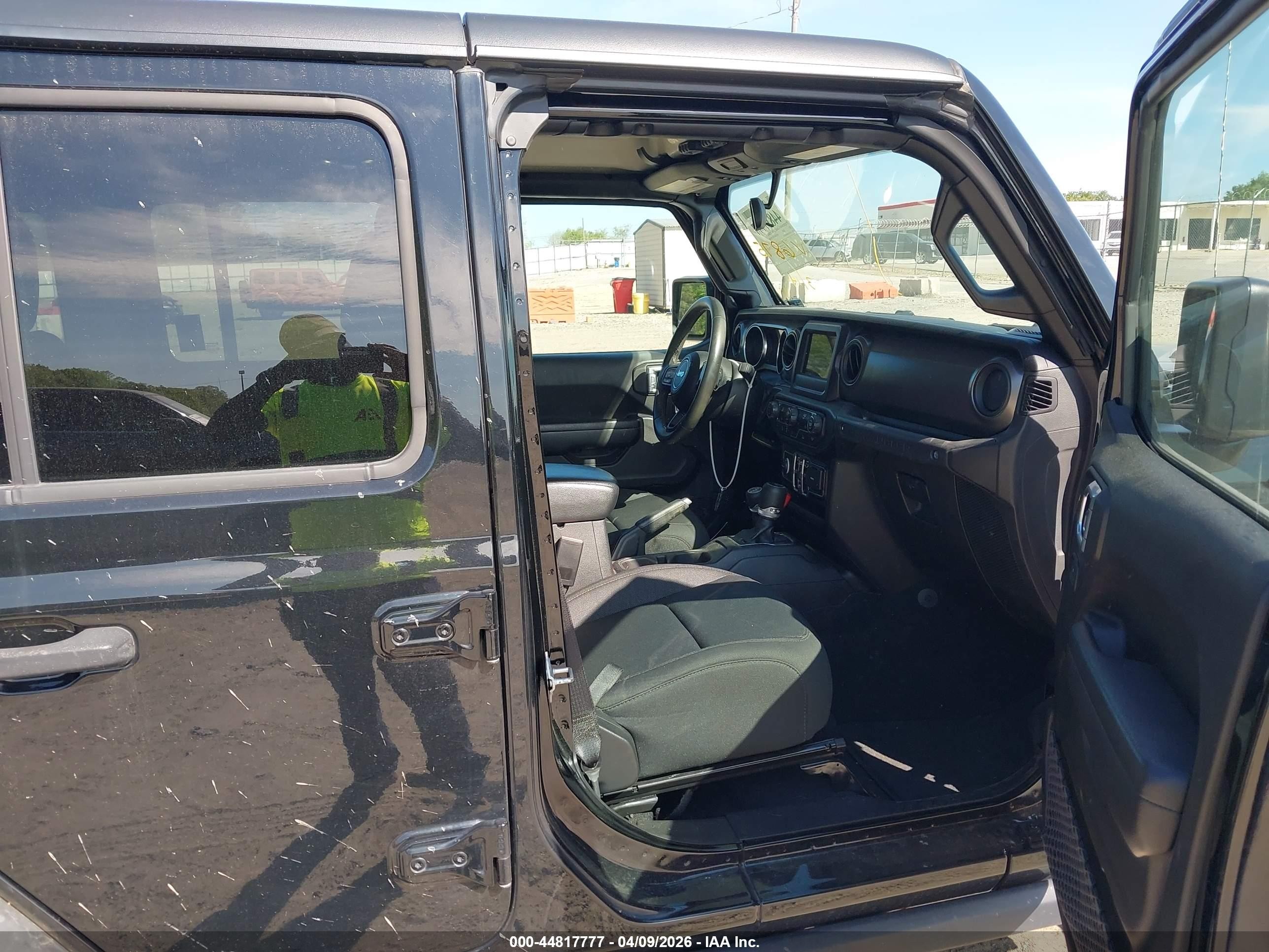 2021 Jeep Wrangler Unlimited Willys 4x4 Black vin: 1C4HJXDN8MW816875