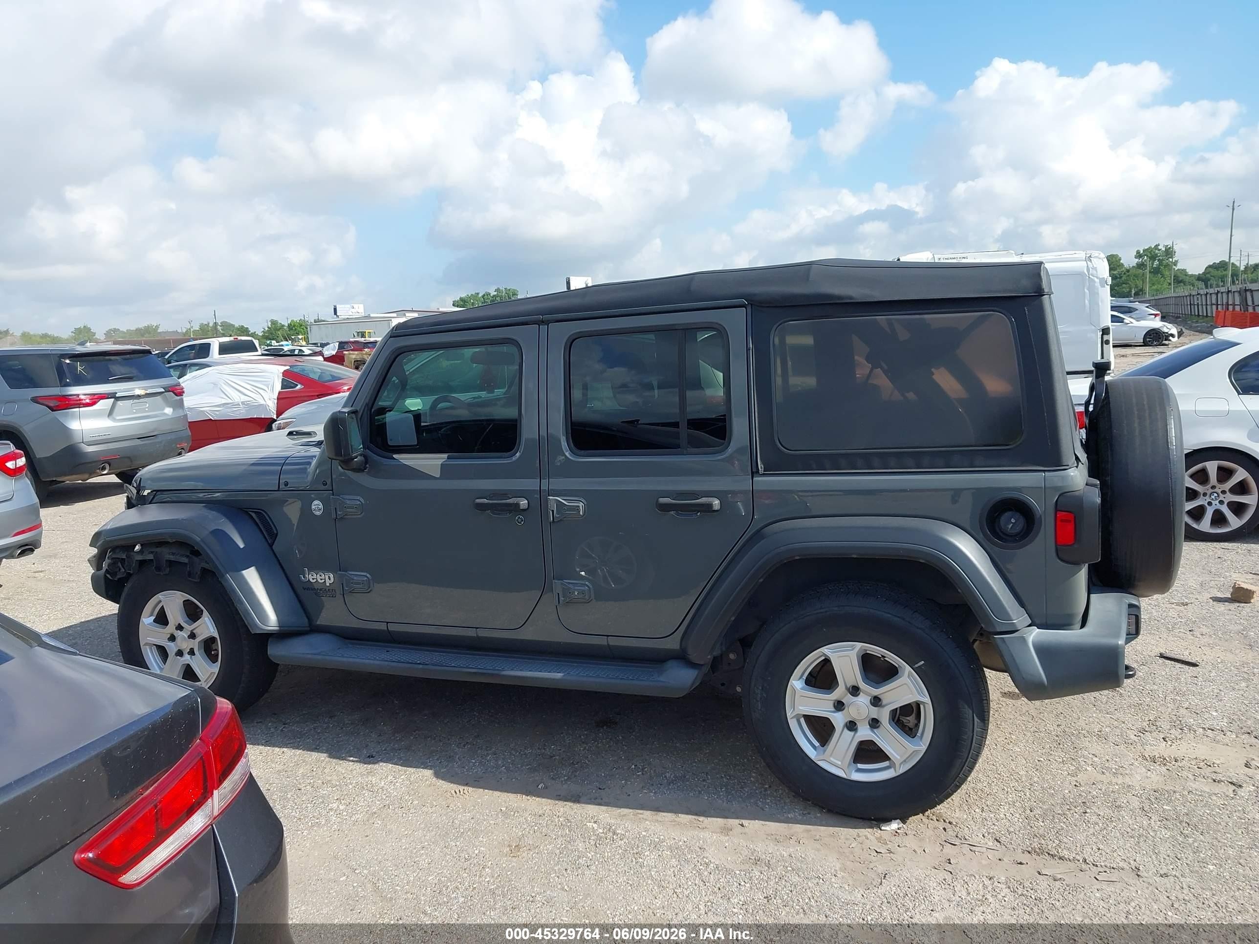 2021 Jeep Wrangler Unlimited Sport S 4x4 Серый vin: 1C4HJXDN9MW509148