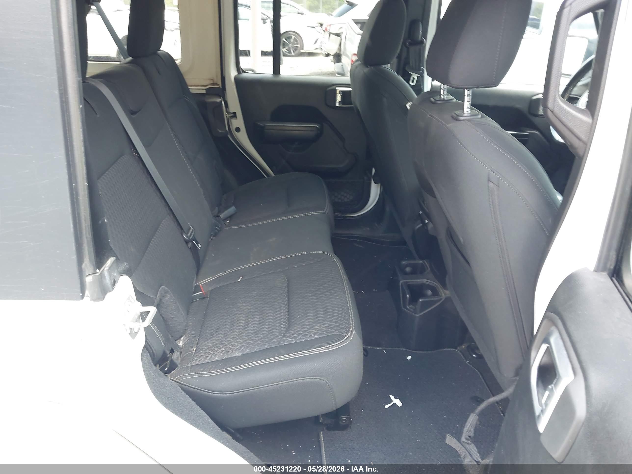 2021 Jeep Wrangler Unlimited 80th Anniversary 4x4 White vin: 1C4HJXDNXMW549478