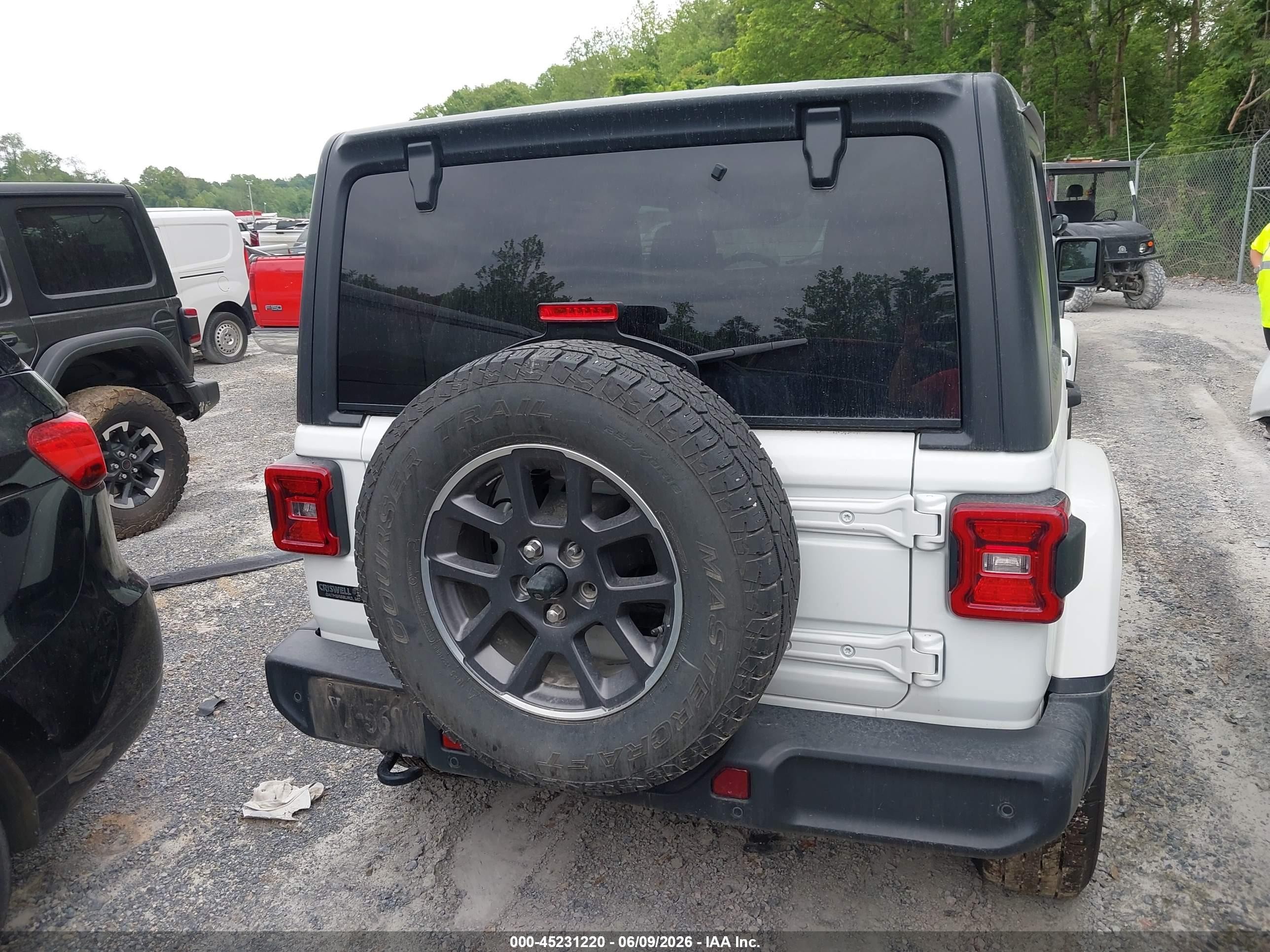 2021 Jeep Wrangler Unlimited 80th Anniversary 4x4 White vin: 1C4HJXDNXMW549478