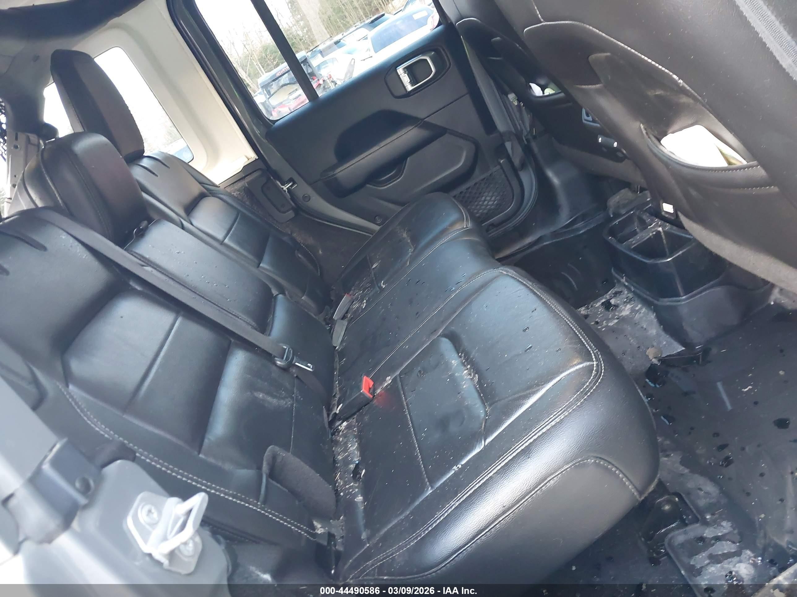 2019 Jeep Wrangler Unlimited Sahara Серый vin: 1C4HJXEG0KW621091