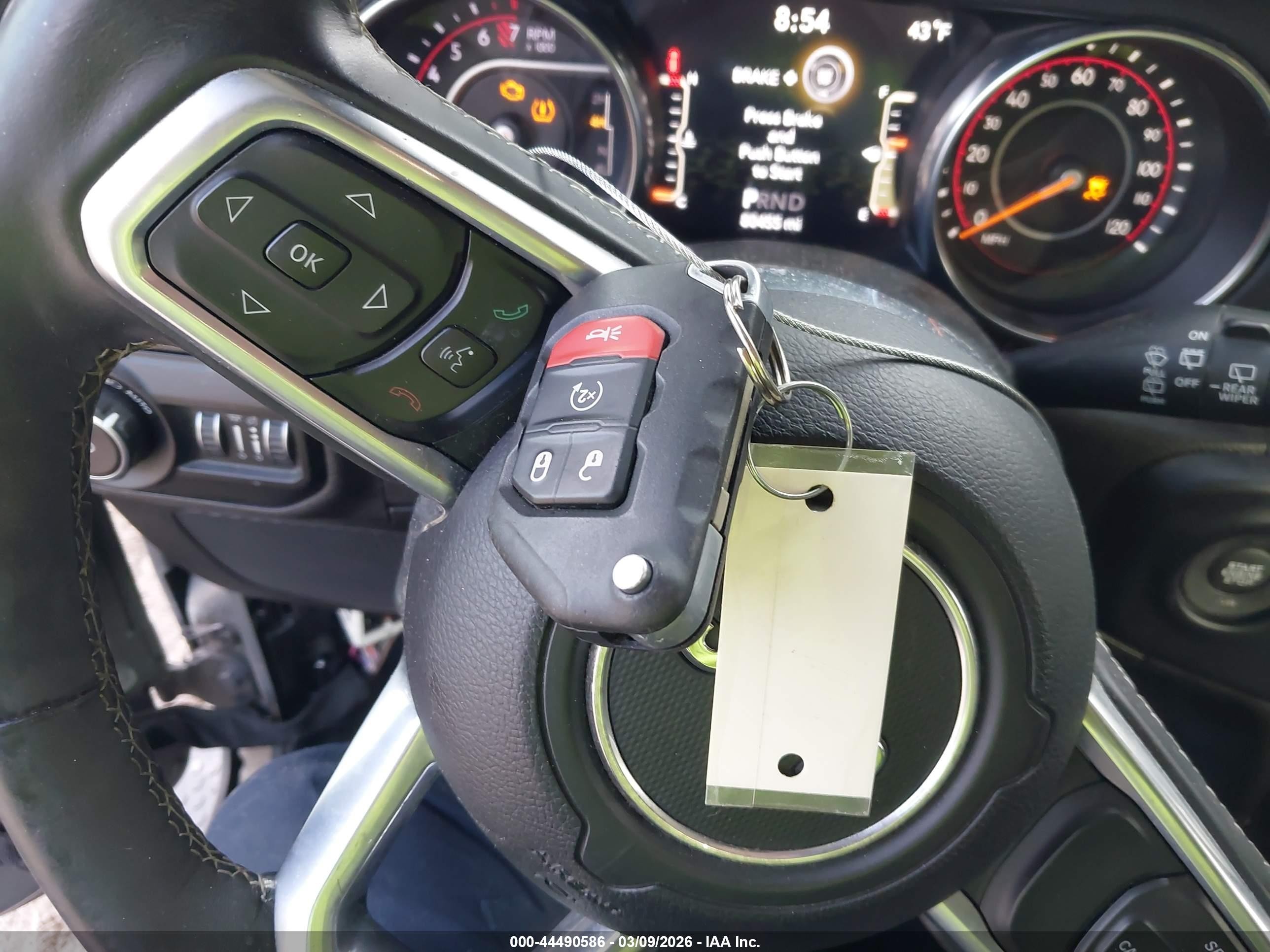 2019 Jeep Wrangler Unlimited Sahara Серый vin: 1C4HJXEG0KW621091