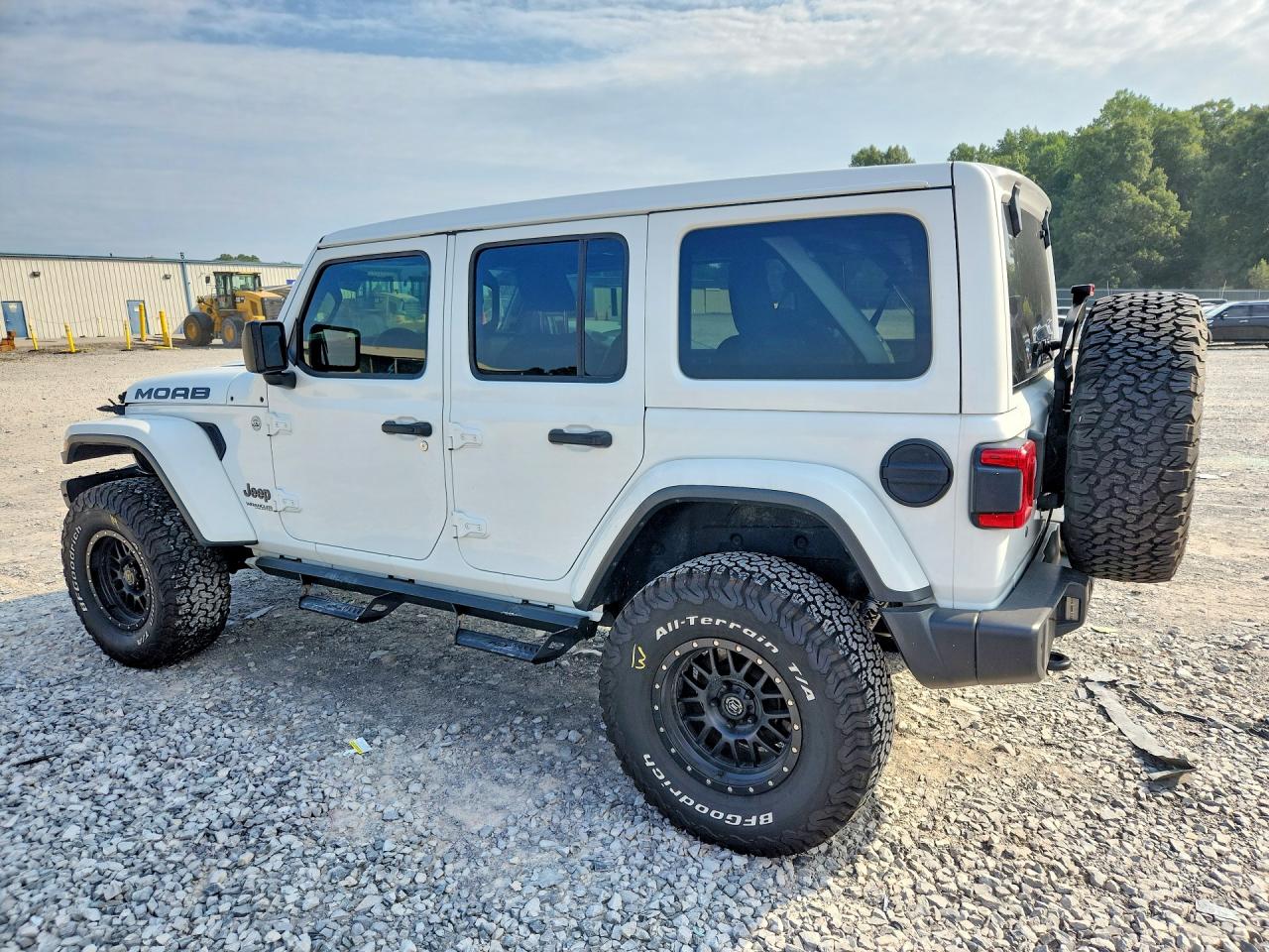 2019 Jeep Wrangler Unlimited Sahara White vin: 1C4HJXEG1KW642242