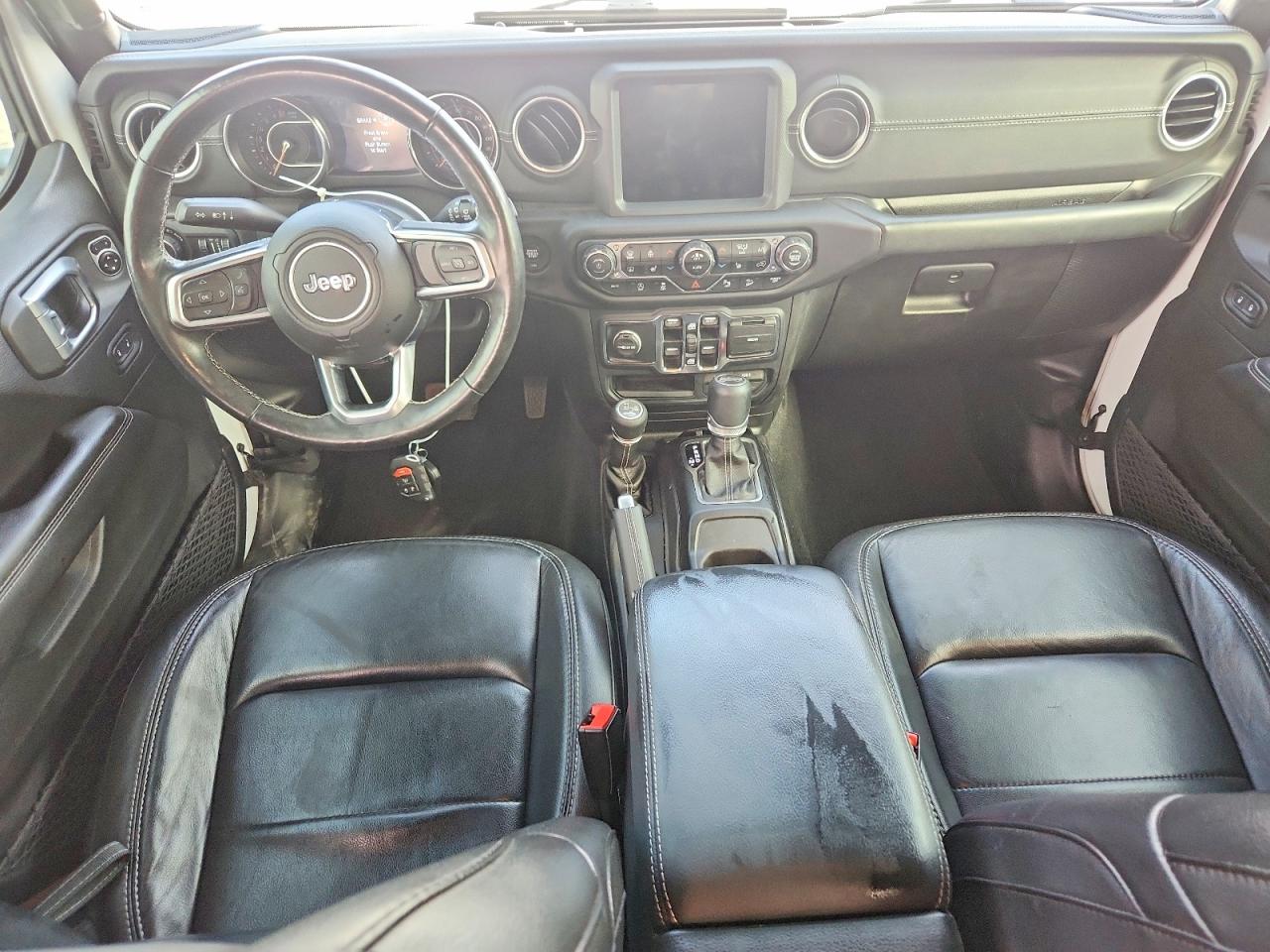2019 Jeep Wrangler Unlimited Sahara White vin: 1C4HJXEG1KW642242