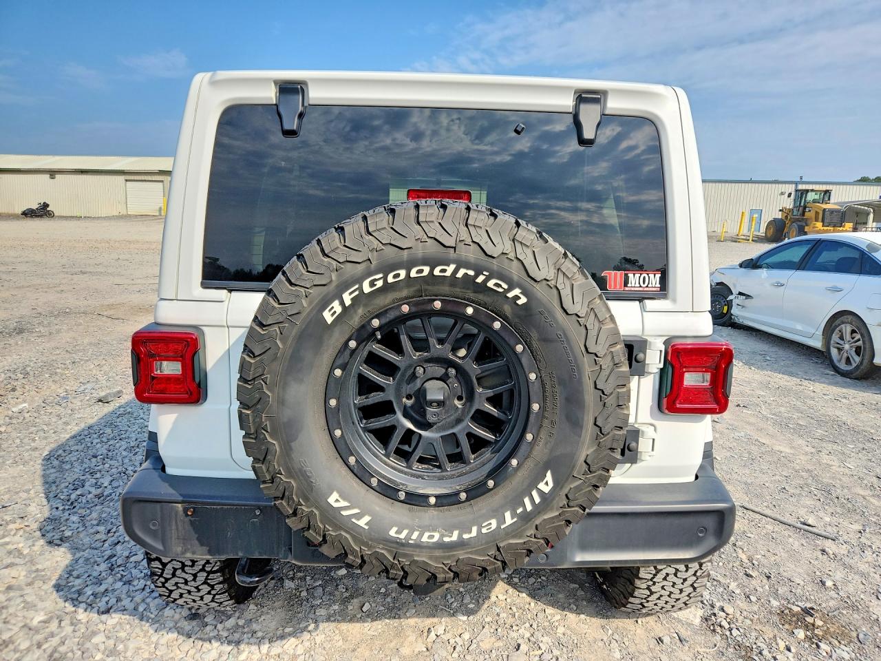 2019 Jeep Wrangler Unlimited Sahara White vin: 1C4HJXEG1KW642242