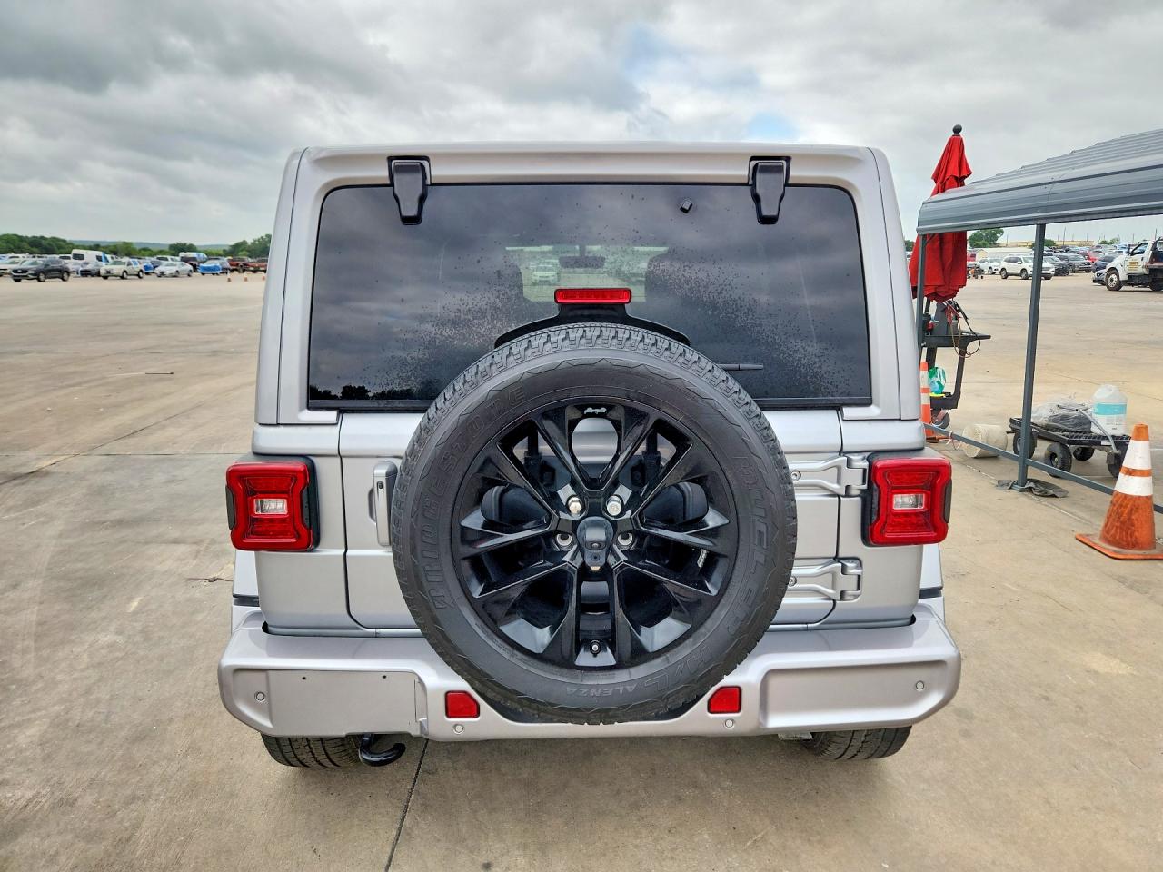 2021 Jeep Wrangler Unlimited Sahara Серебряный vin: 1C4HJXEG5MW659306