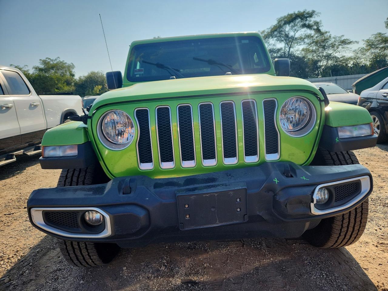 2018 Jeep Wrangler Unlimited Sahara Зеленый vin: 1C4HJXEG7JW278682