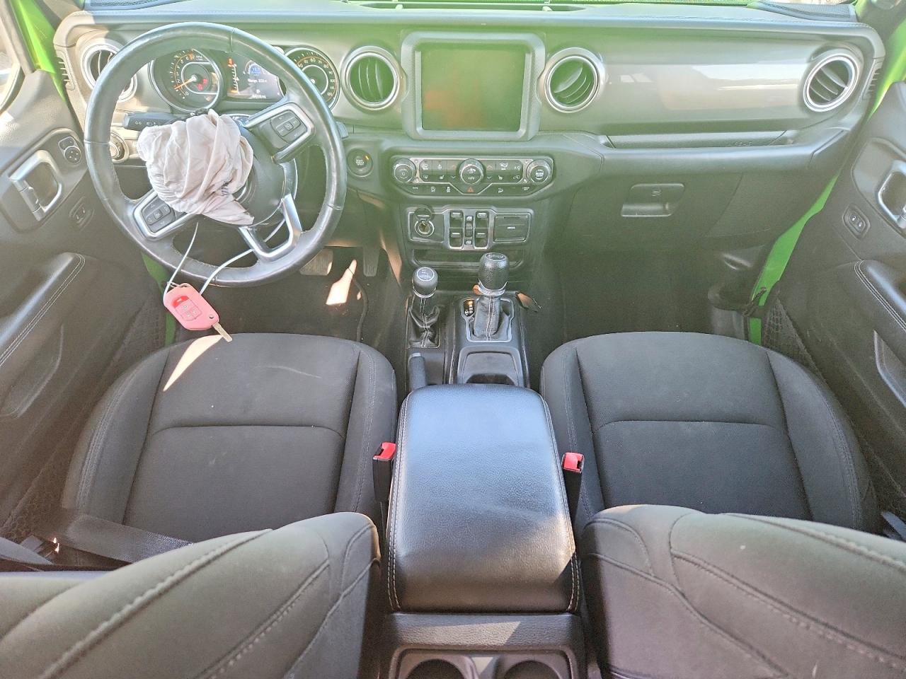 2018 Jeep Wrangler Unlimited Sahara Зеленый vin: 1C4HJXEG7JW278682